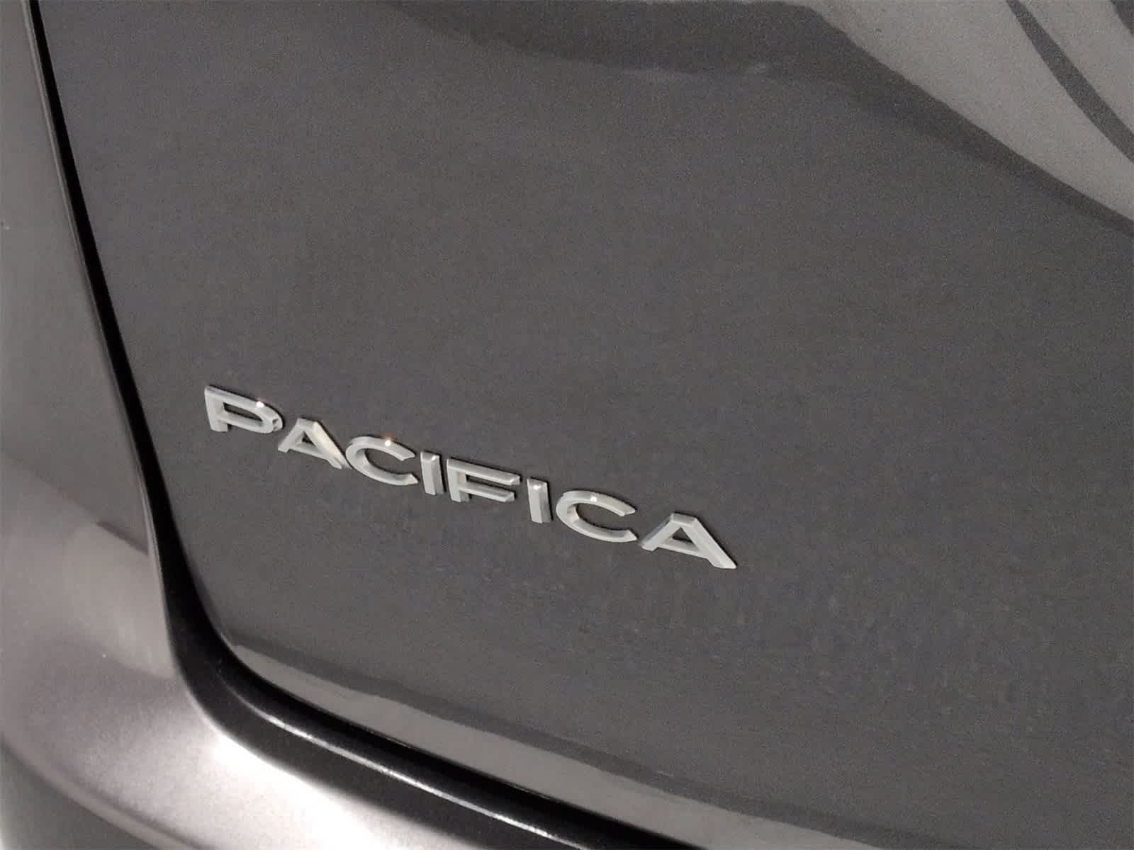Thumbnail: 2022 Chrysler Pacifica - 12