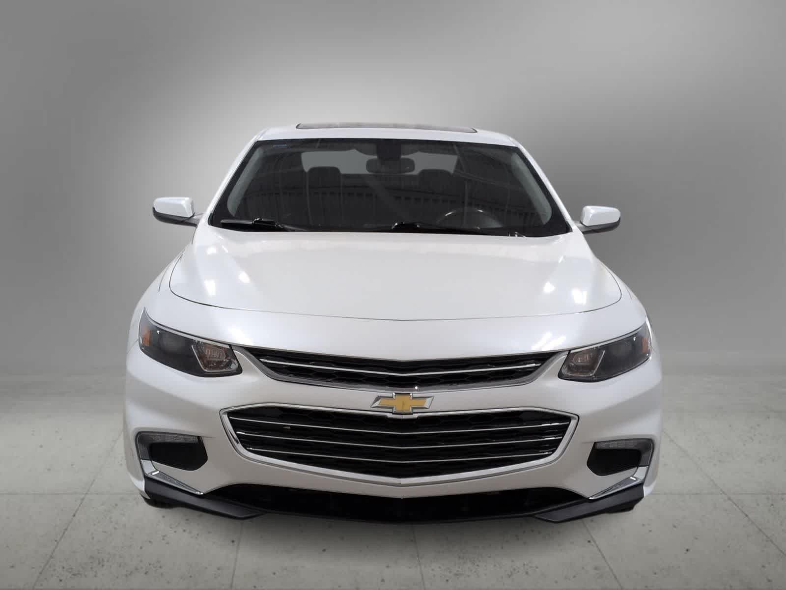 Thumbnail: 2018 Chevrolet Malibu - 3