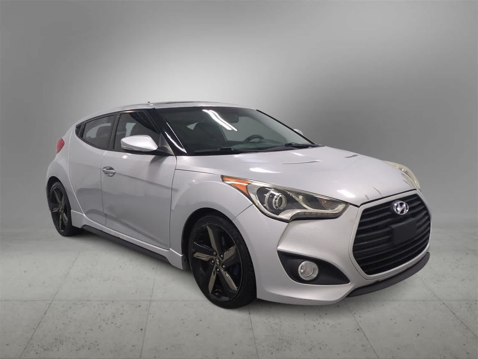 2015 Hyundai Veloster Turbo photo 2