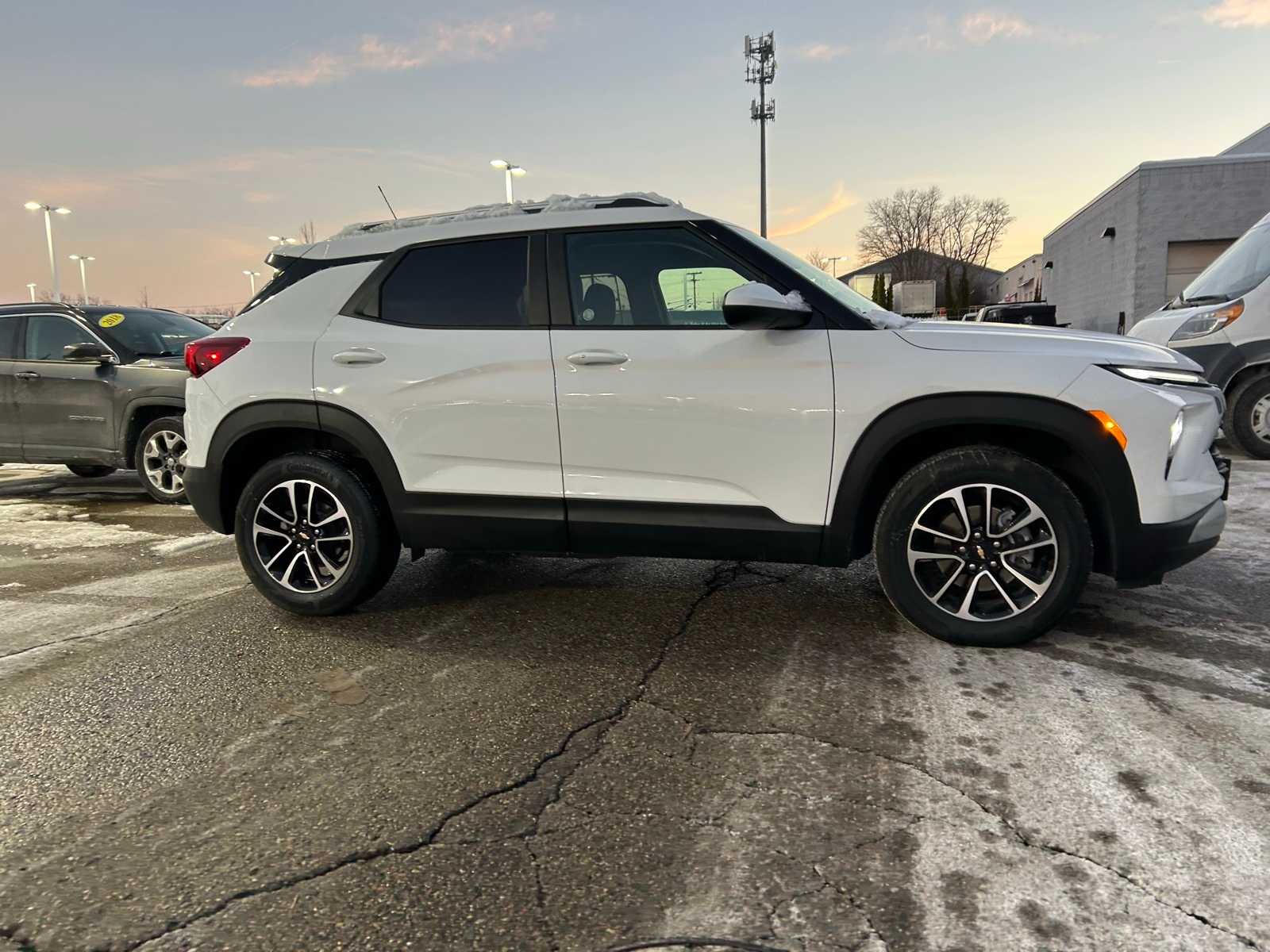 Thumbnail: 2025 Chevrolet TrailBlazer - 9