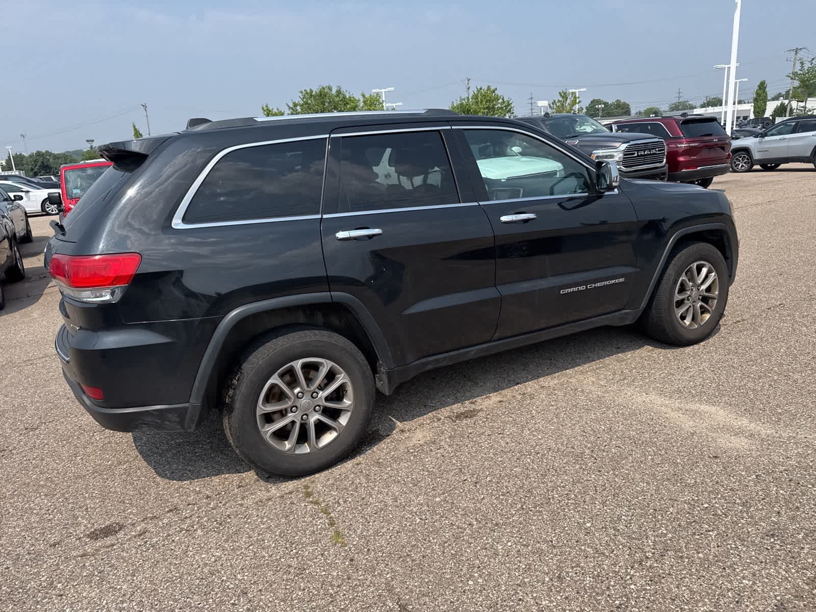 Thumbnail: 2015 Jeep Grand Cherokee - 14