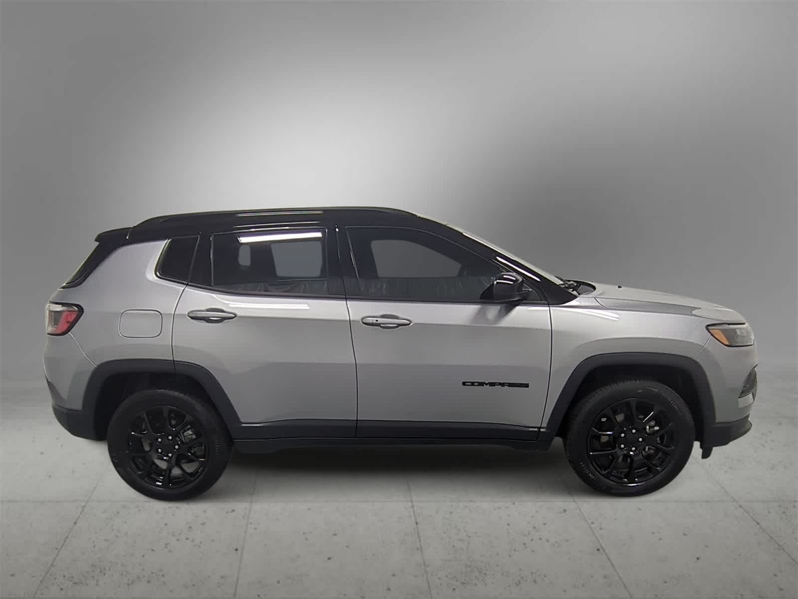 Thumbnail: 2022 Jeep Compass - 9