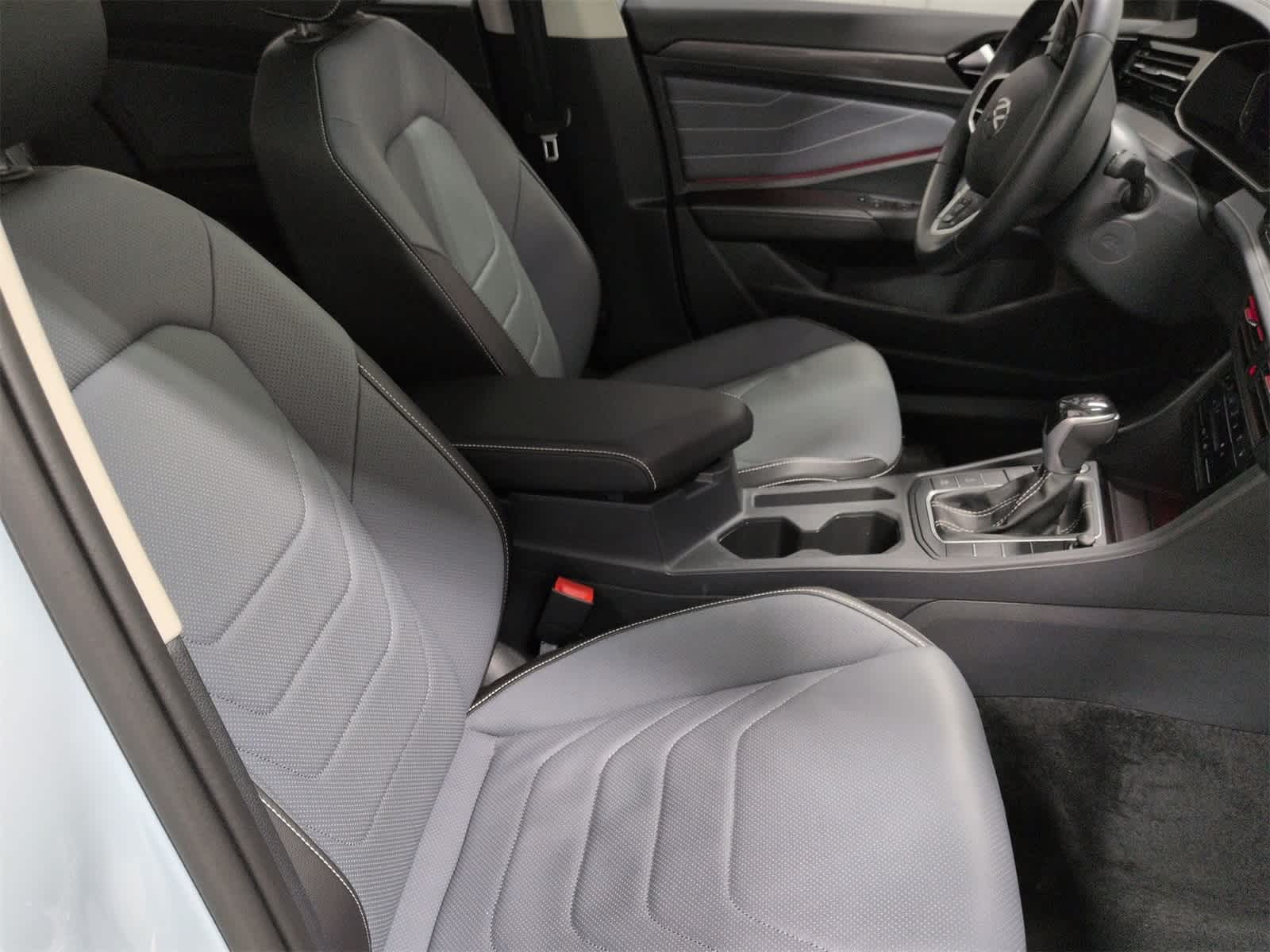 Thumbnail: 2025 Volkswagen Jetta - 23