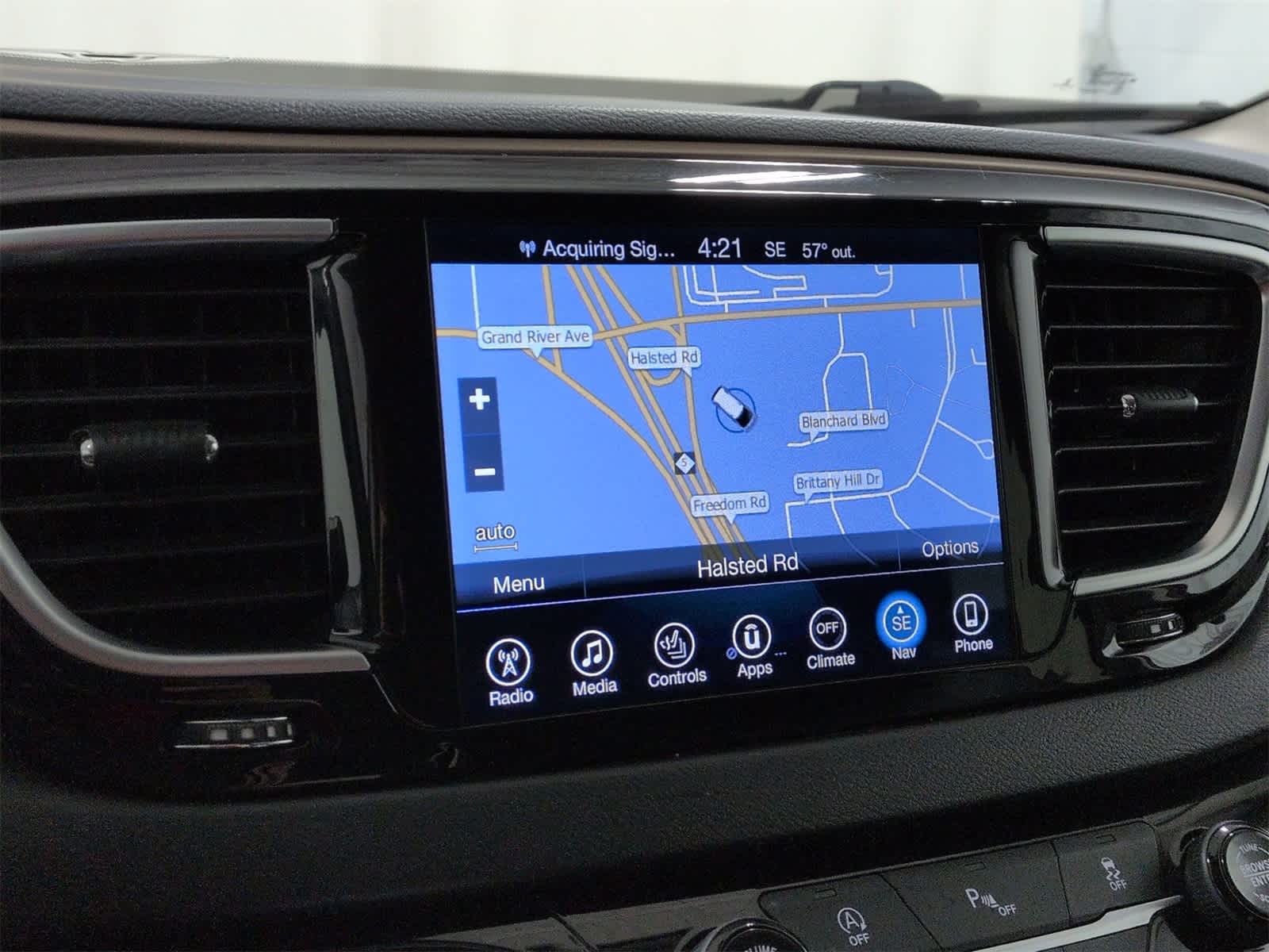 Thumbnail: 2017 Chrysler Pacifica - 30