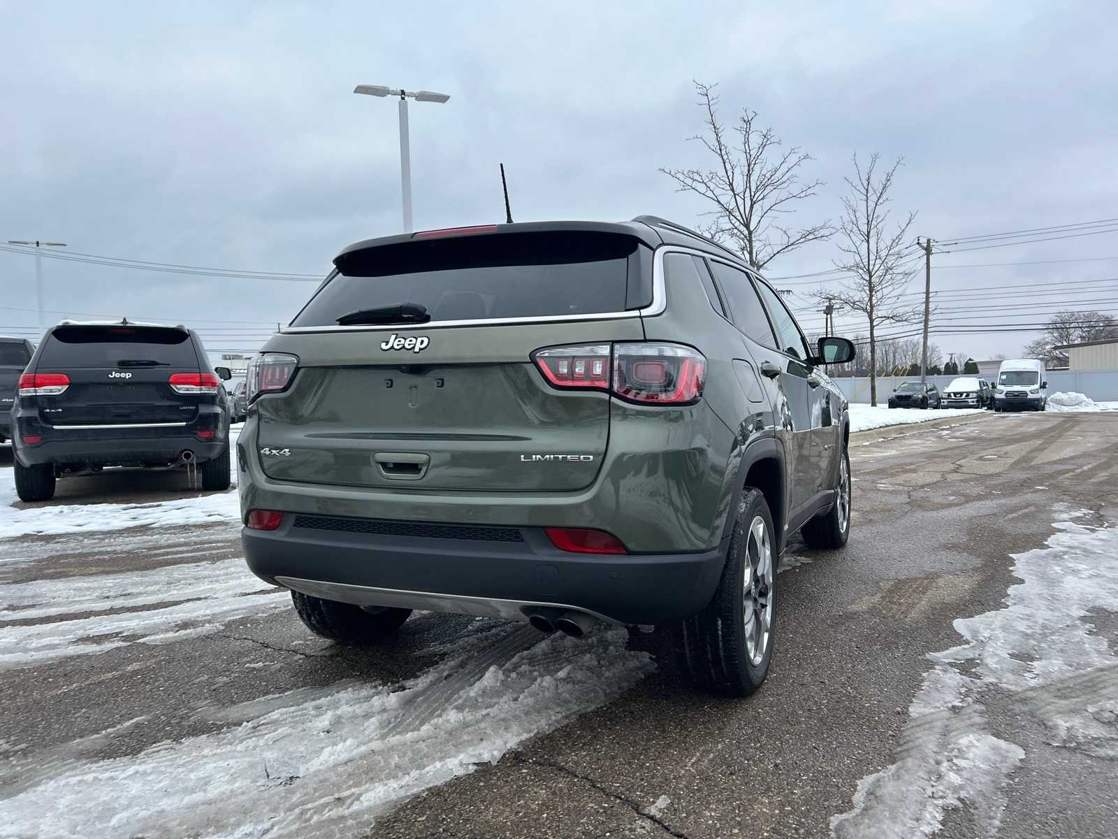 Thumbnail: 2021 Jeep Compass - 16