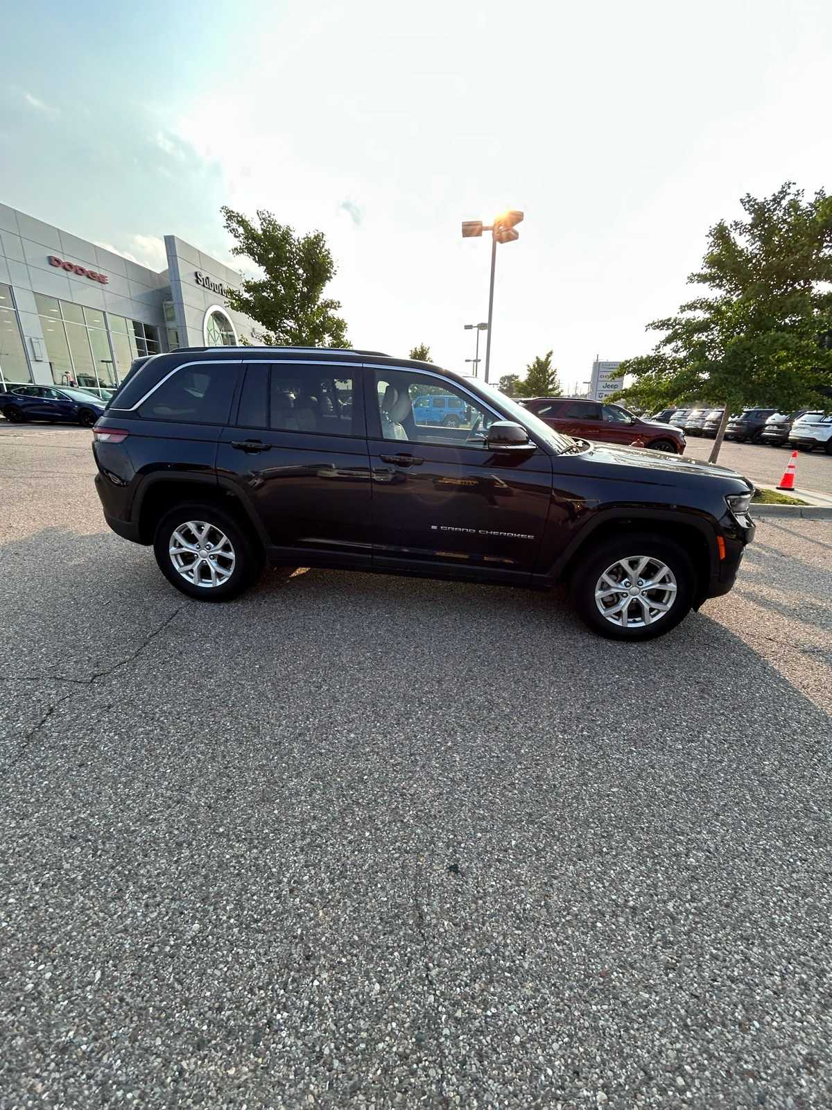 Thumbnail: 2023 Jeep Grand Cherokee - 13