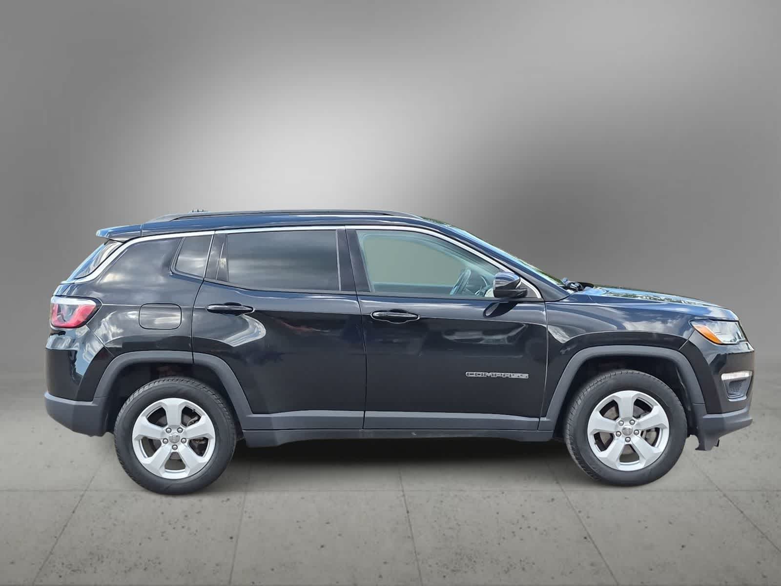 Thumbnail: 2018 Jeep Compass - 9