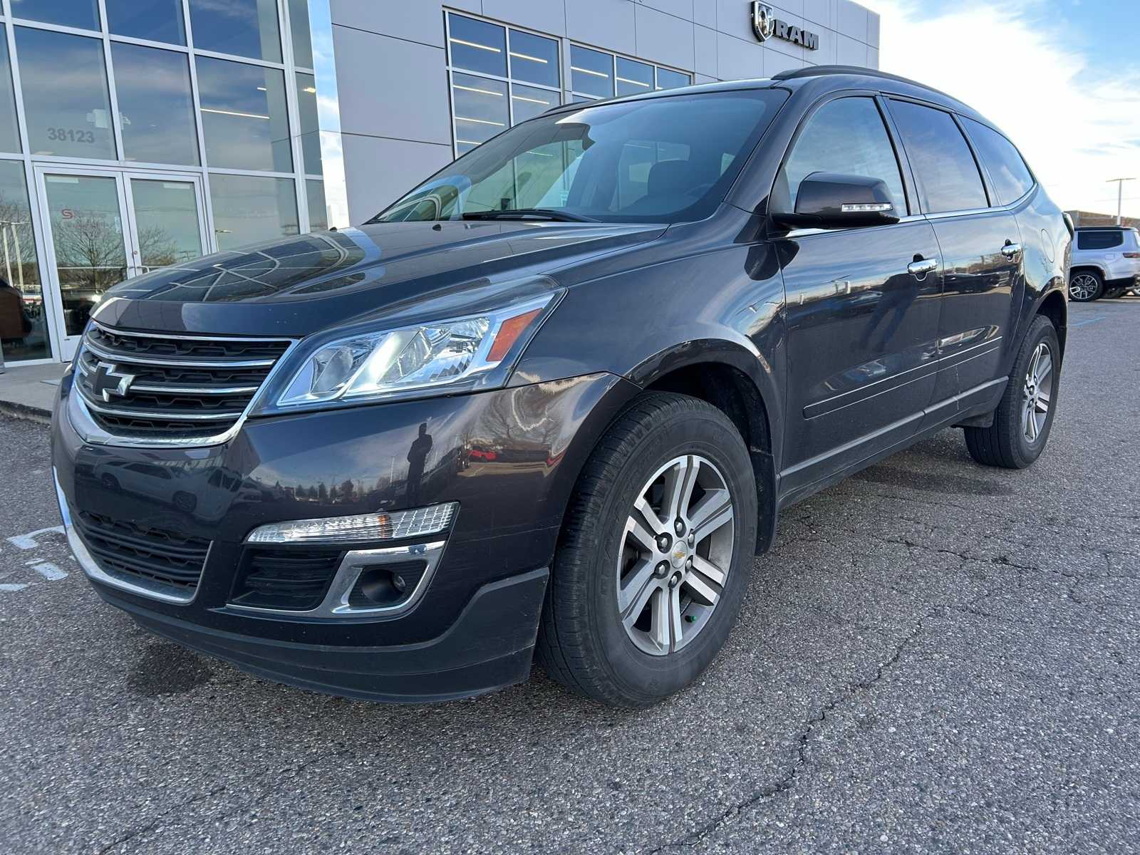 2016 Chevrolet Traverse LT -
                  Farmington Hills, MI