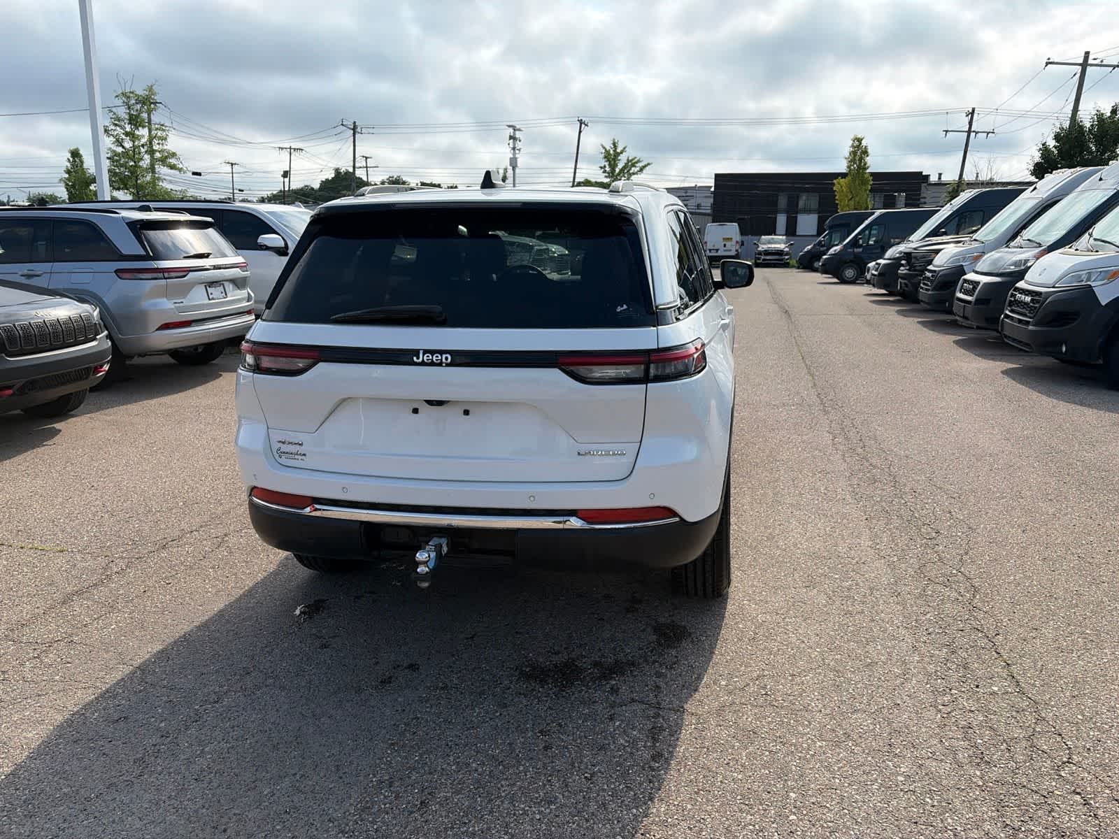 Thumbnail: 2023 Jeep Grand Cherokee - 14
