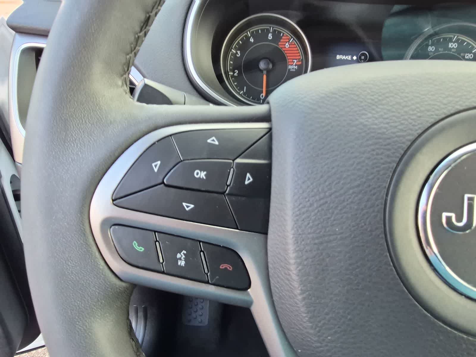 Thumbnail: 2022 Jeep Cherokee - 24