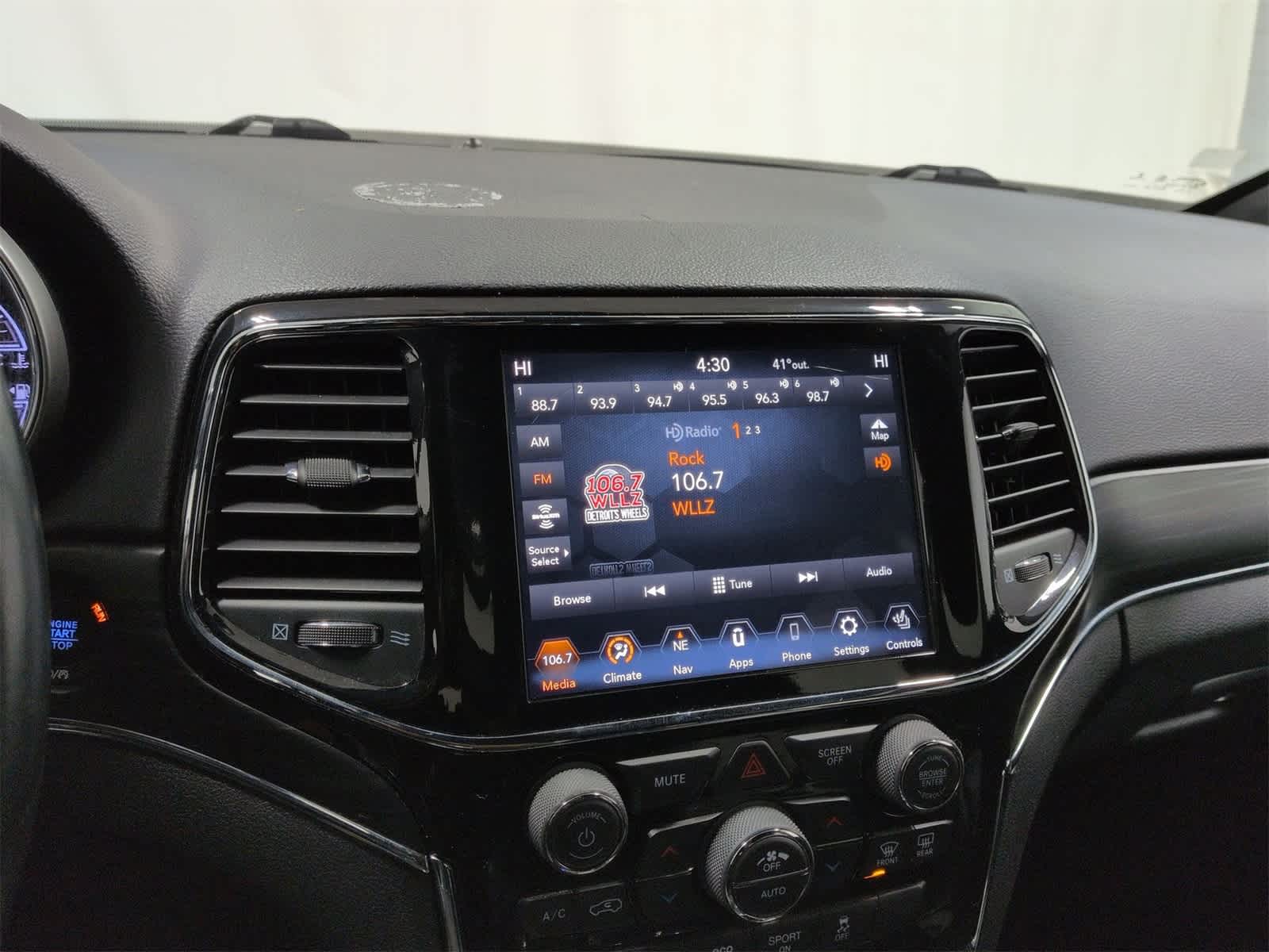 Thumbnail: 2020 Jeep Grand Cherokee - 30