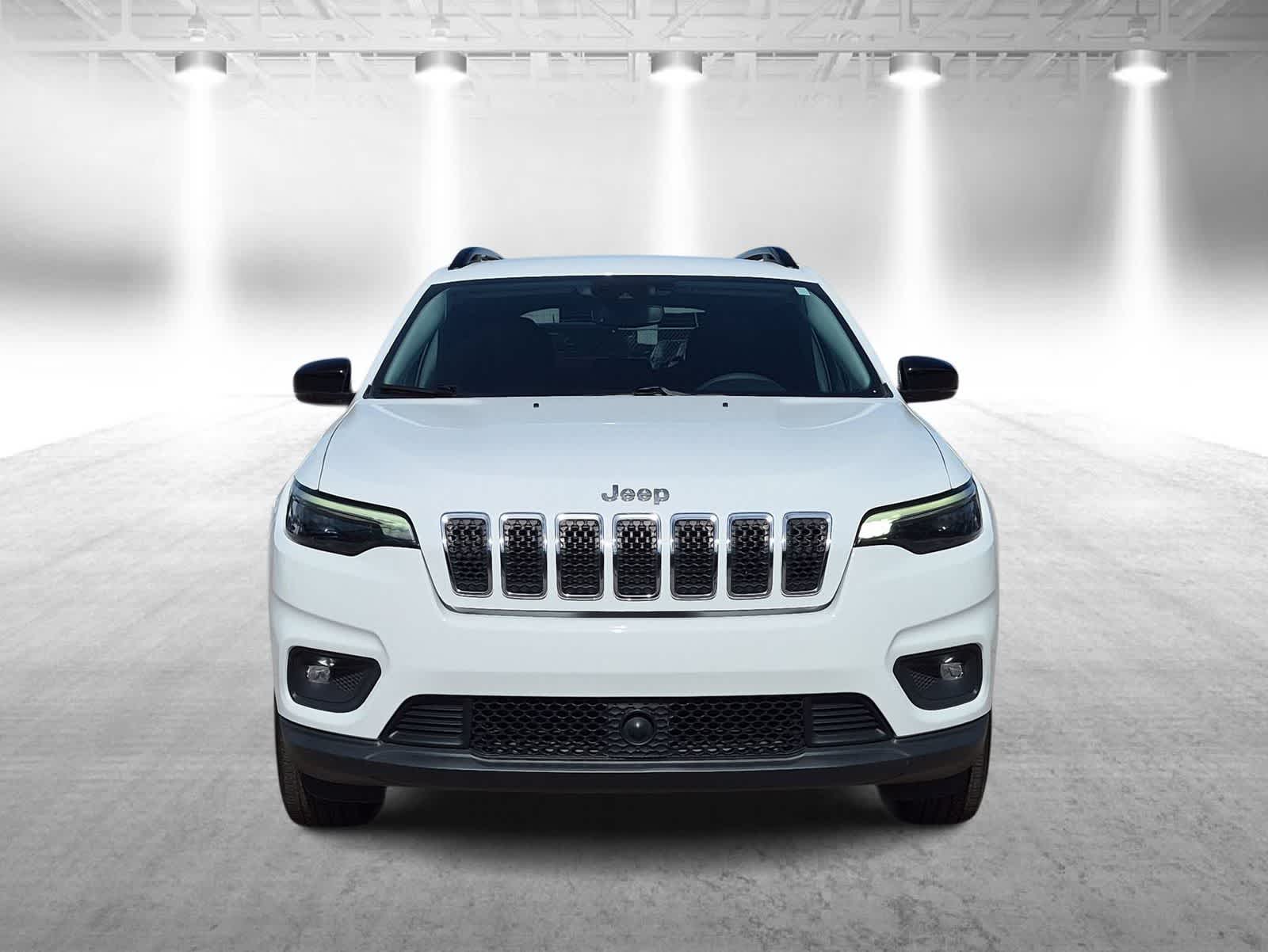 Thumbnail: 2022 Jeep Cherokee - 3