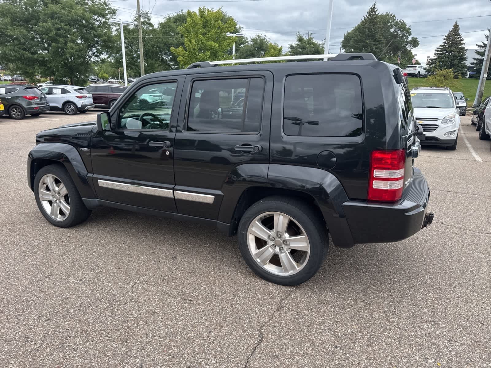 Thumbnail: 2012 Jeep Liberty - 23