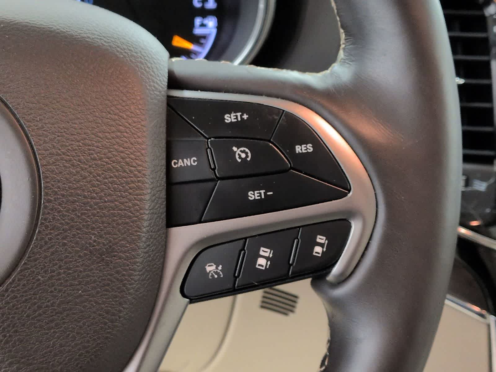 Thumbnail: 2021 Jeep Grand Cherokee - 26