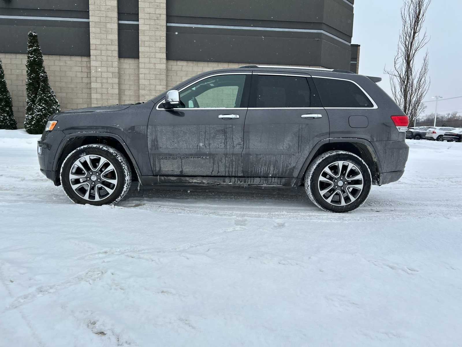 Thumbnail: 2018 Jeep Grand Cherokee - 24