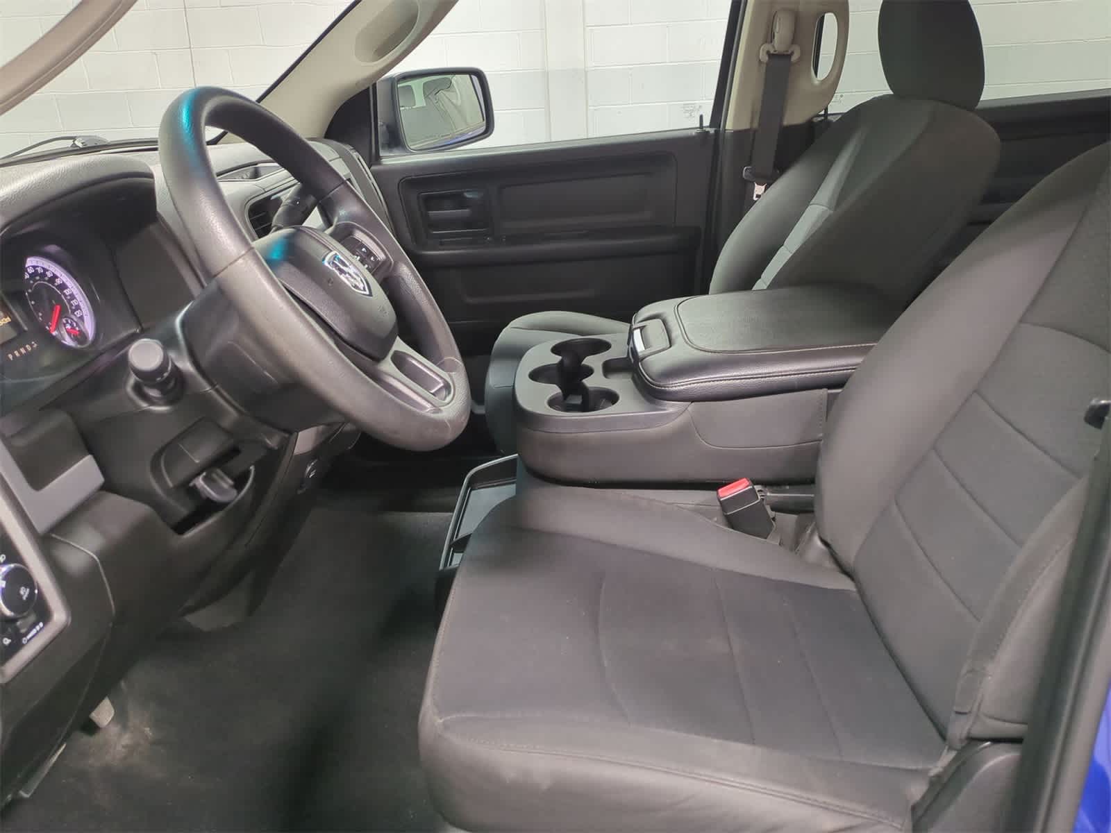 2019 RAM 1500 Classic Express 17