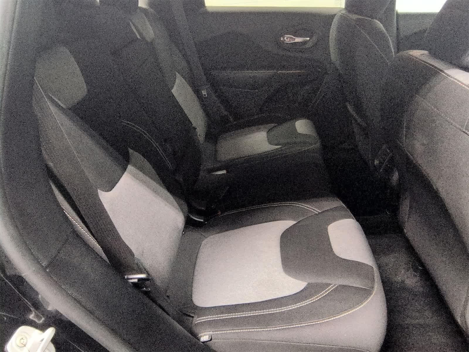 Thumbnail: 2014 Jeep Cherokee - 21