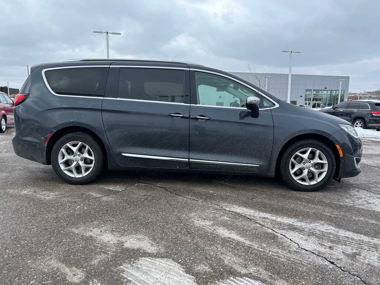 Thumbnail: 2020 Chrysler Pacifica - 13