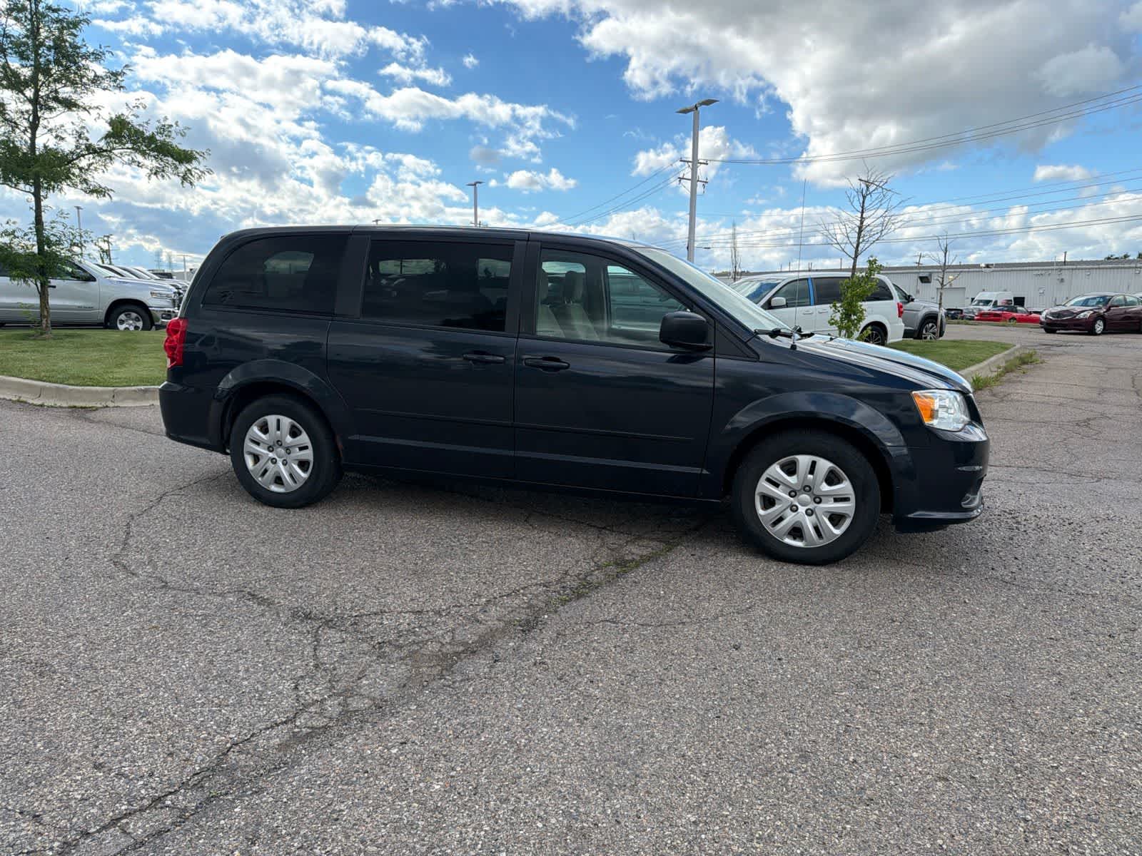 Thumbnail: 2014 Dodge Grand Caravan - 11