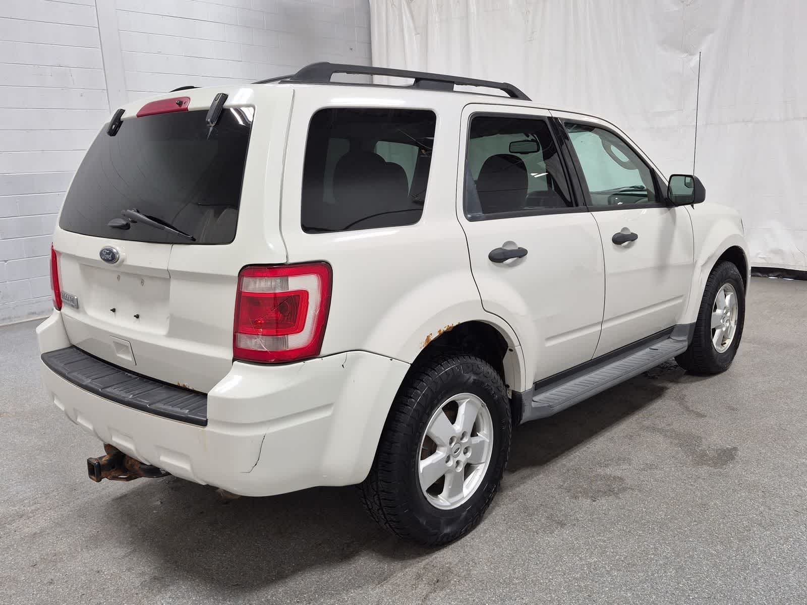 Thumbnail: 2011 Ford Escape - 13