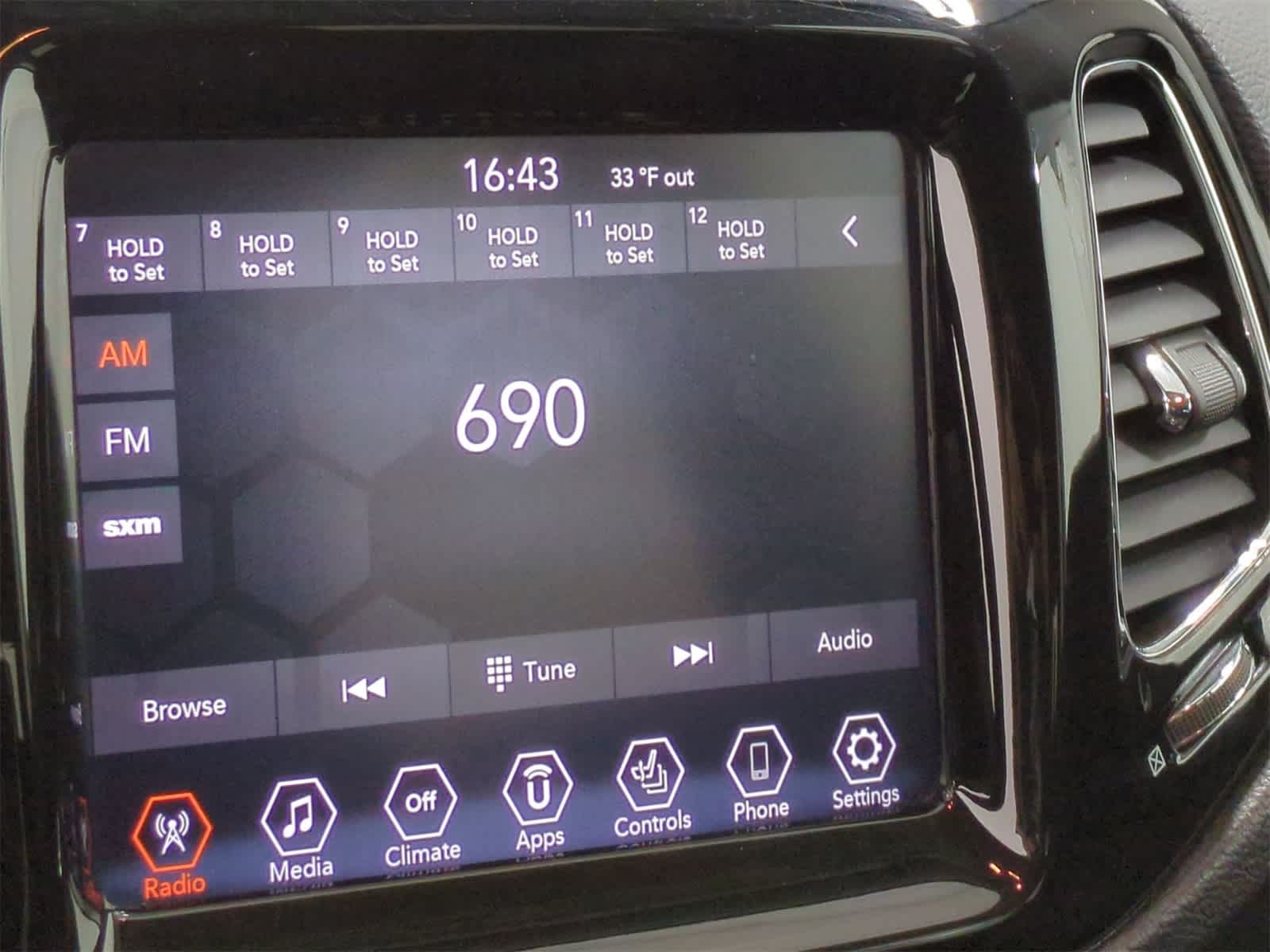 Thumbnail: 2021 Jeep Compass - 35