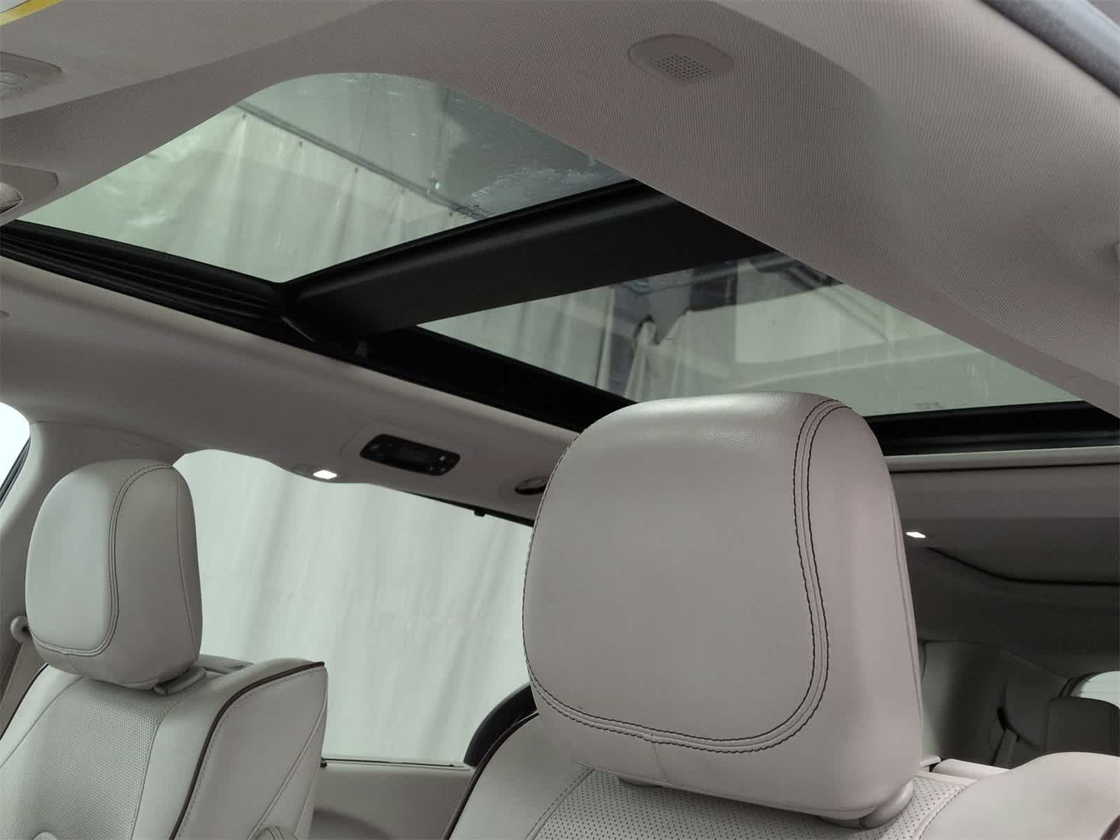 Thumbnail: 2017 Chrysler Pacifica - 21