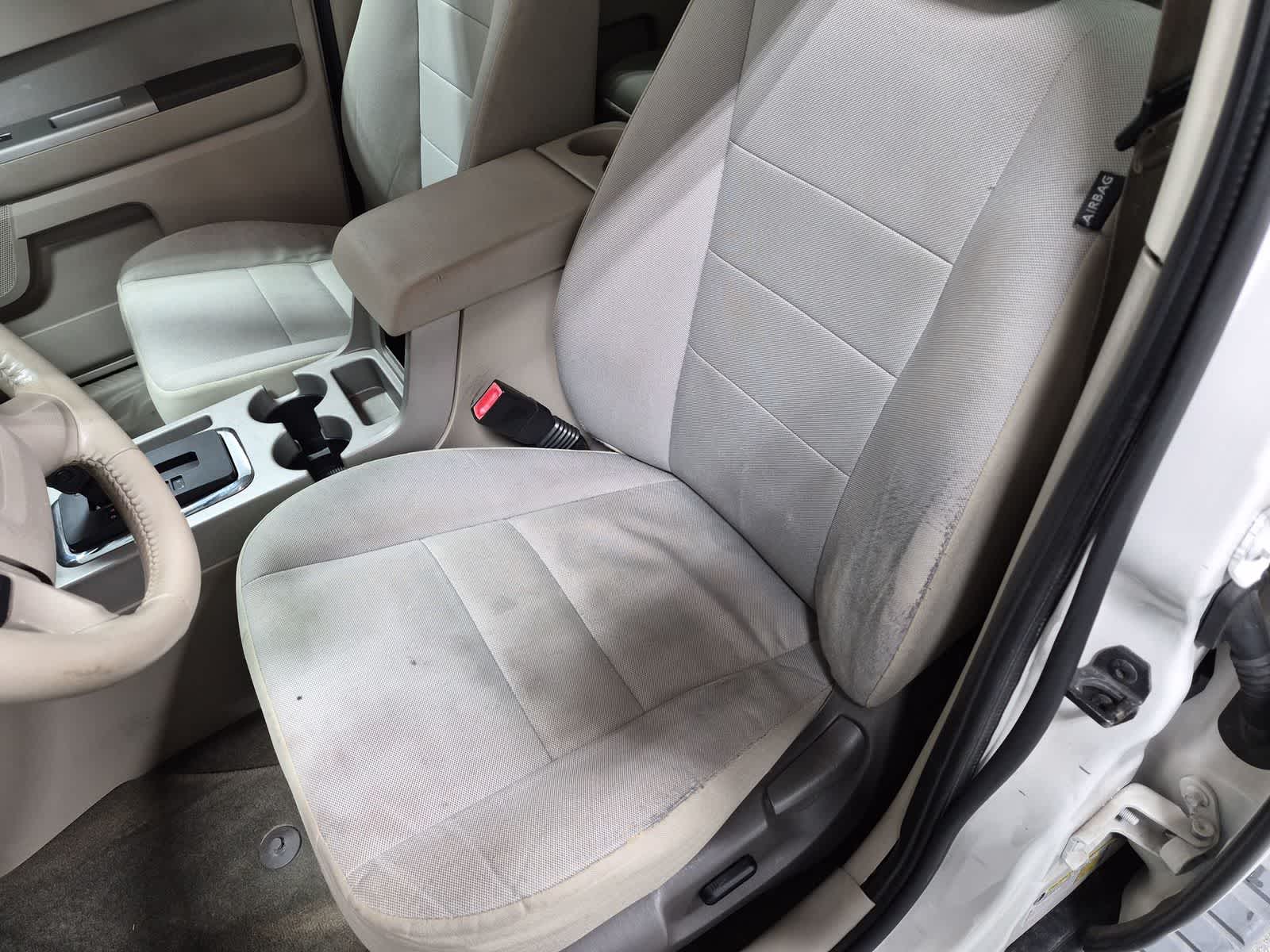 Thumbnail: 2011 Ford Escape - 22