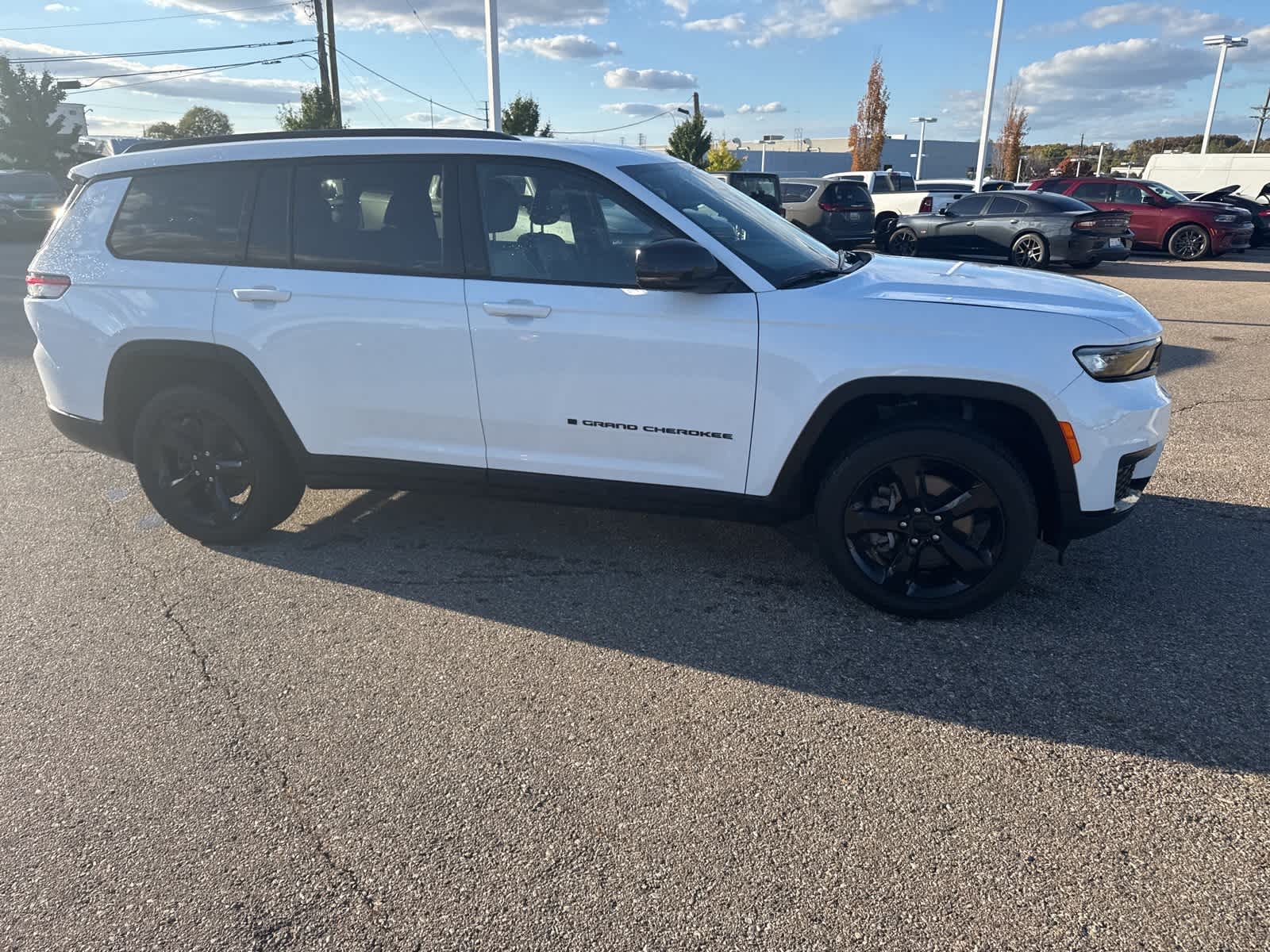 Thumbnail: 2023 Jeep Grand Cherokee L - 12