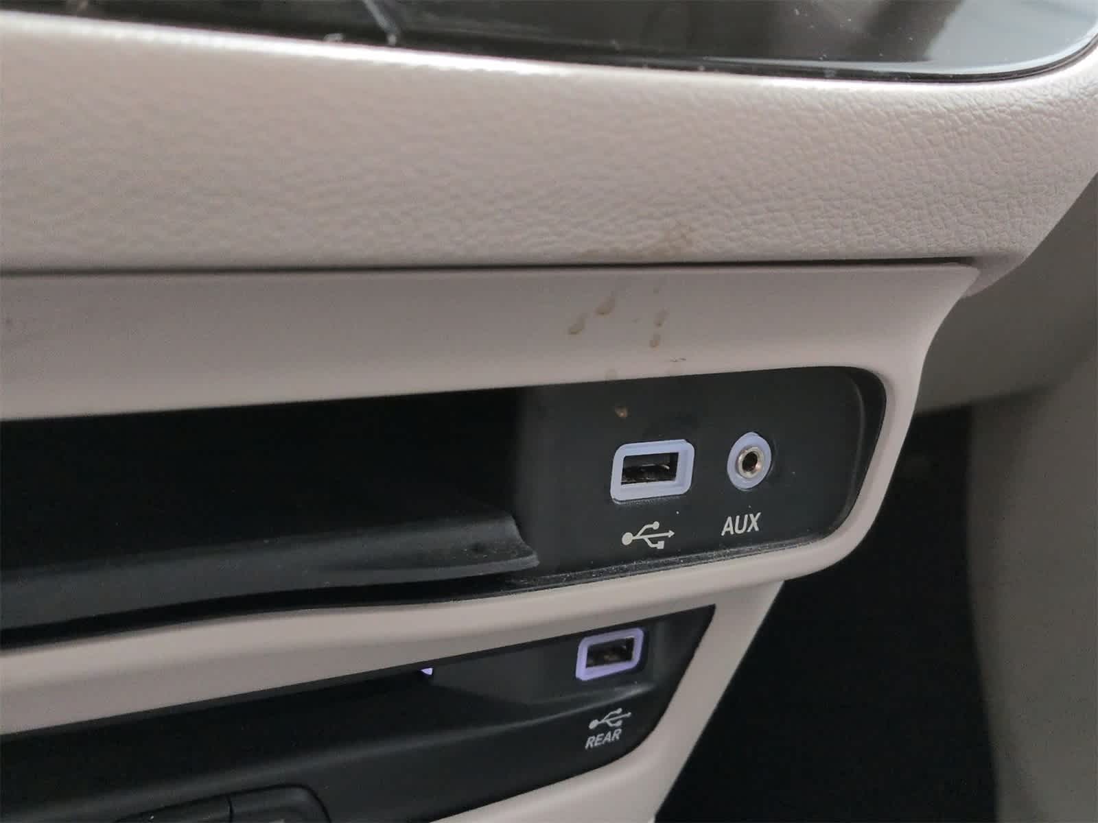 Thumbnail: 2017 Chrysler Pacifica - 33