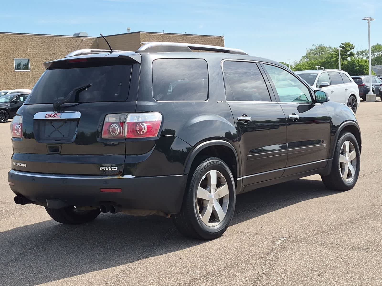 Thumbnail: 2009 GMC Acadia - 14