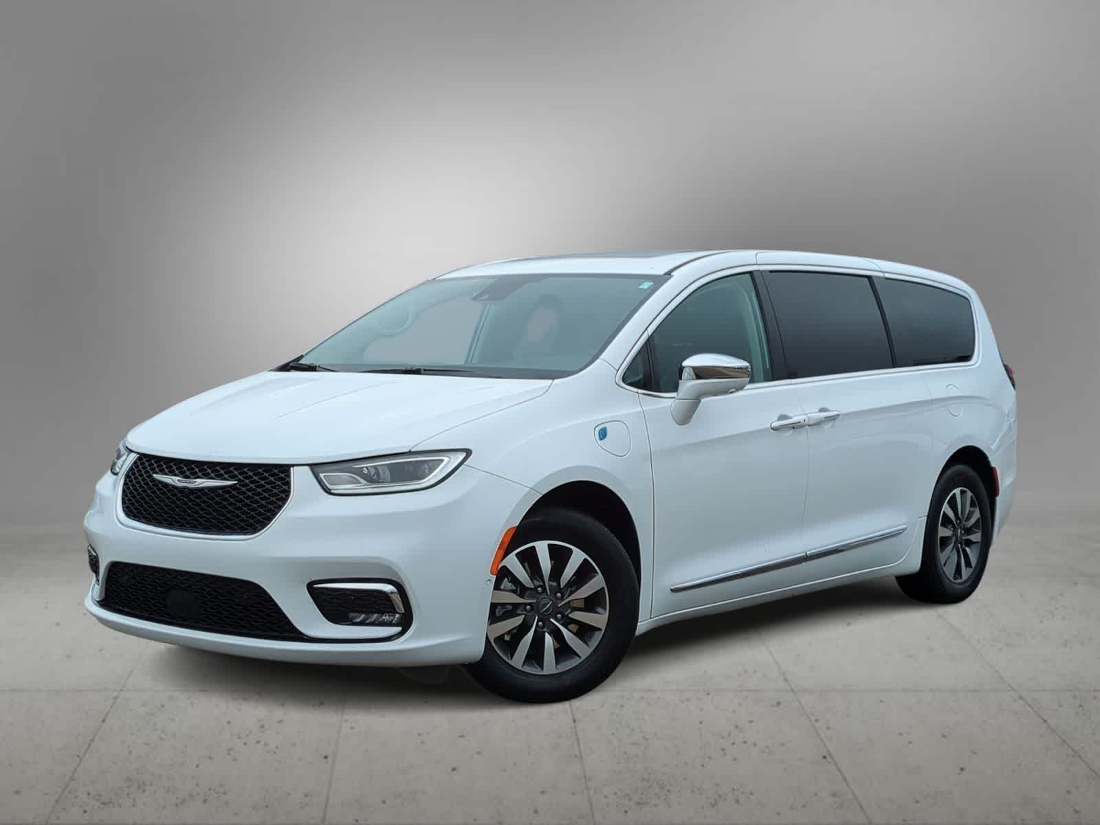 Thumbnail: 2022 Chrysler Pacifica - 1