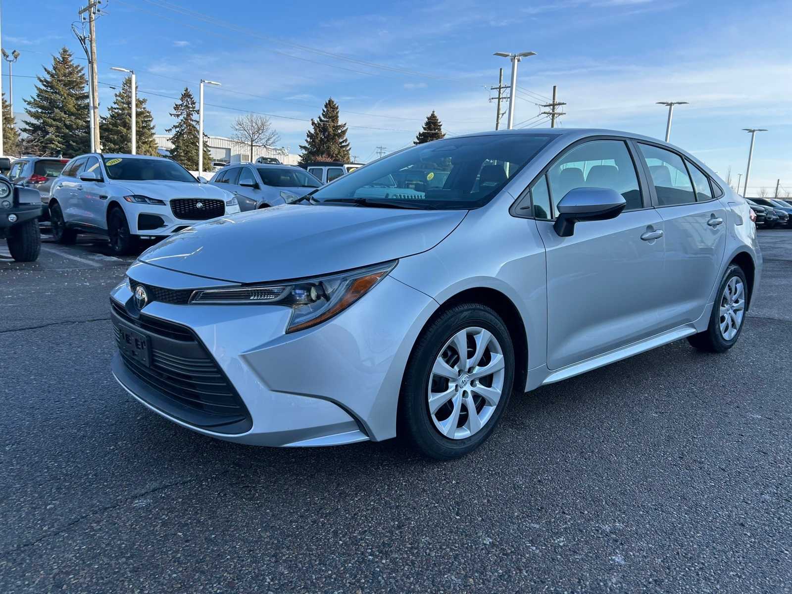 2024 Toyota Corolla LE's photo