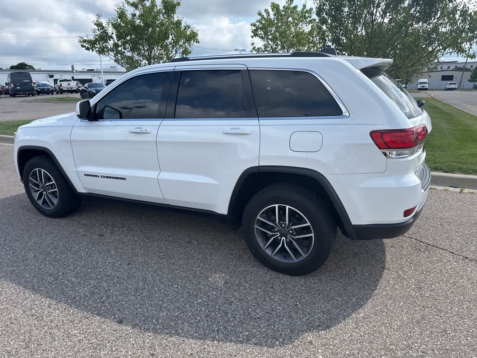 Thumbnail: 2020 Jeep Grand Cherokee - 28