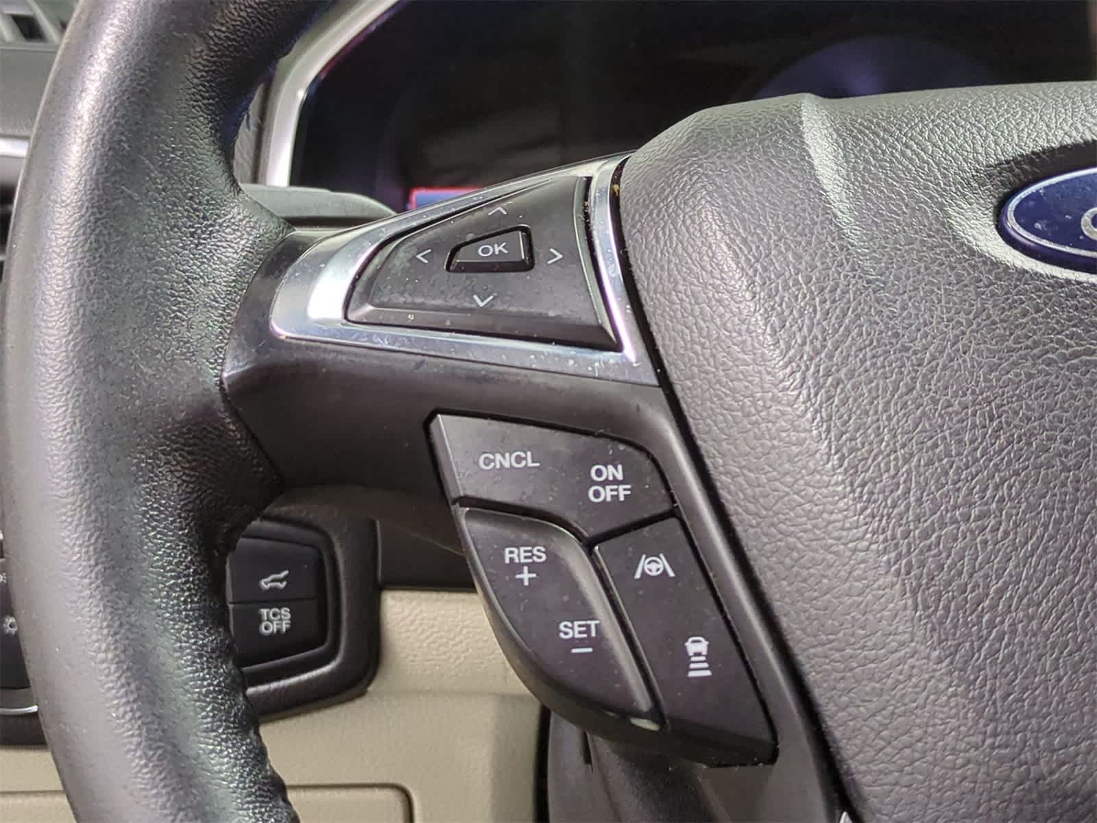 Thumbnail: 2020 Ford Edge - 26