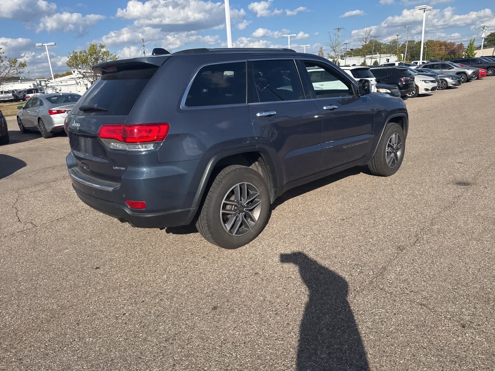 Thumbnail: 2019 Jeep Grand Cherokee - 16