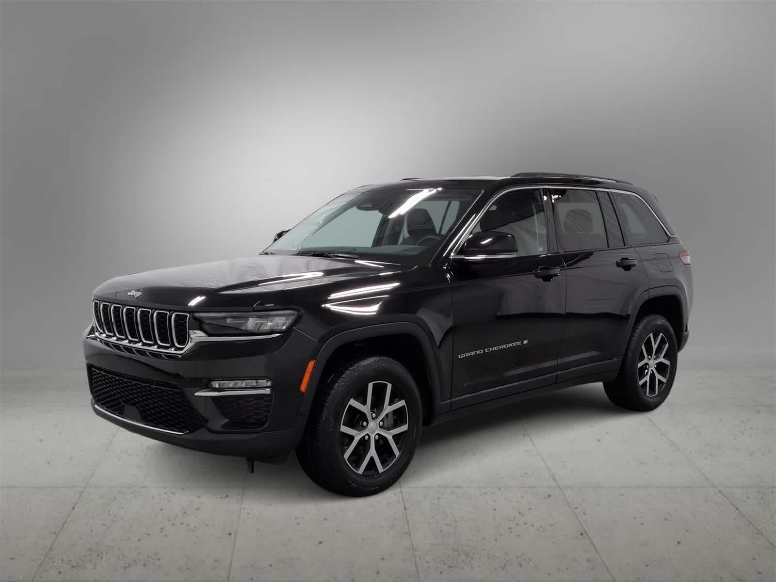 Thumbnail: 2023 Jeep Grand Cherokee - 4