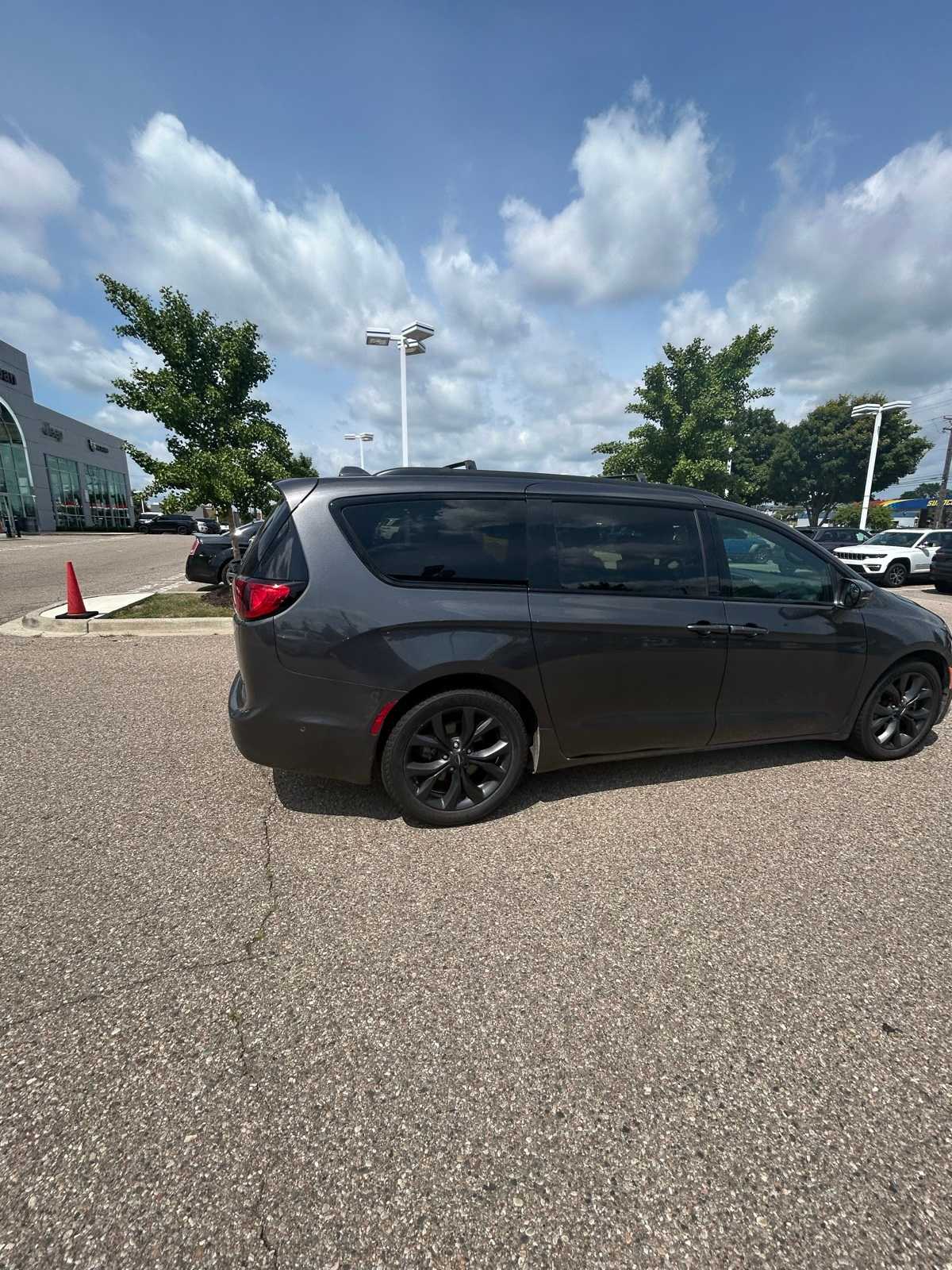 Thumbnail: 2019 Chrysler Pacifica - 13