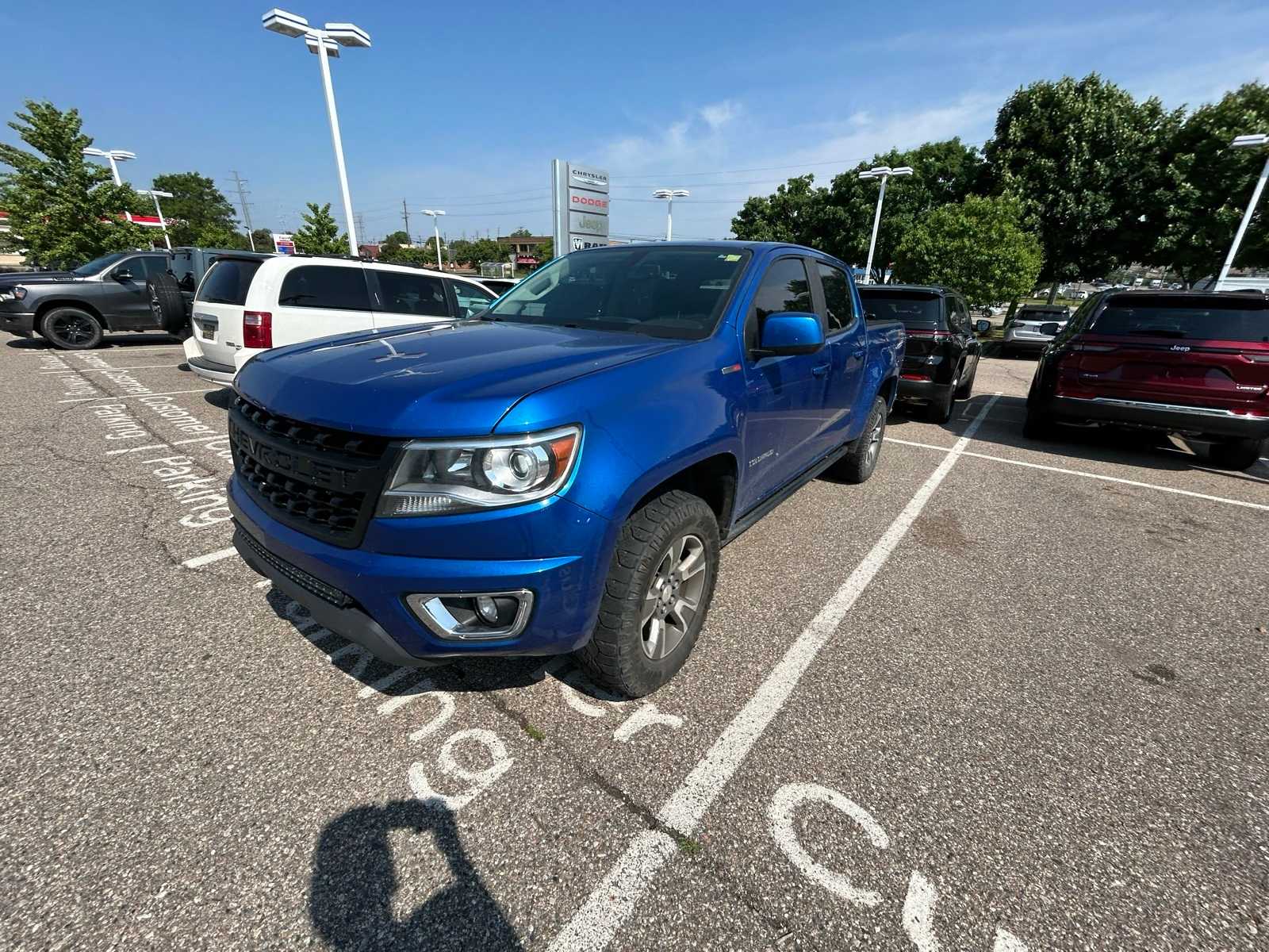 Used 2020 Chevrolet Colorado Z71 with VIN 1GCPTDE13L1114023 for sale in Farmington, MI