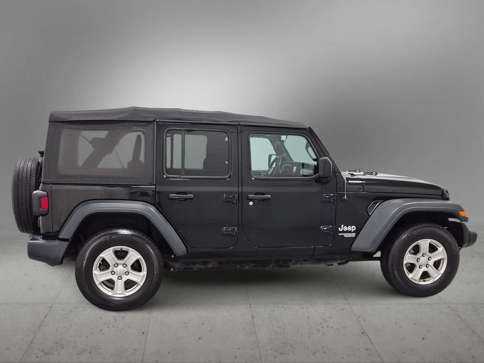 Thumbnail: 2018 Jeep Wrangler - 9