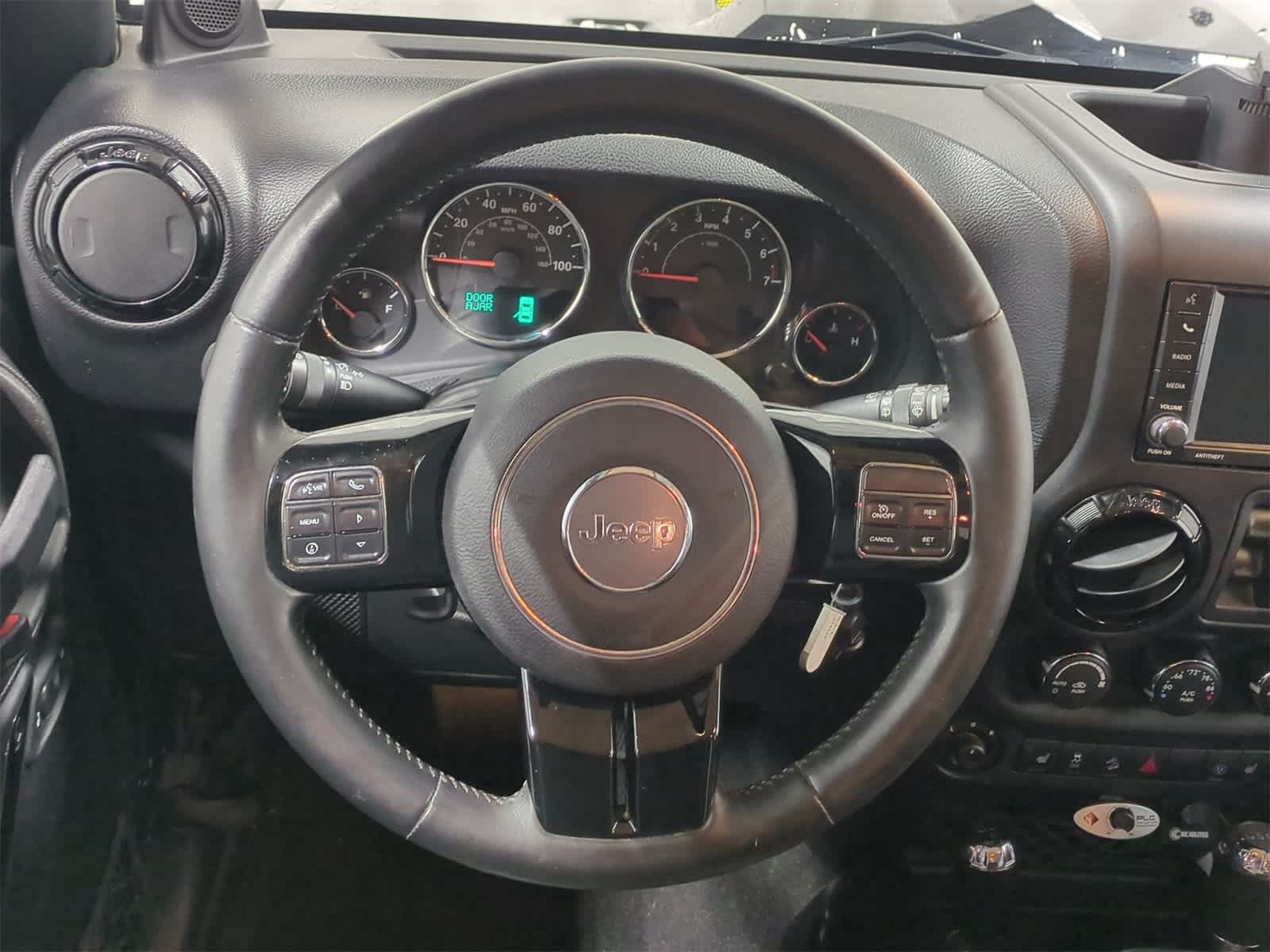 Thumbnail: 2014 Jeep Wrangler - 21