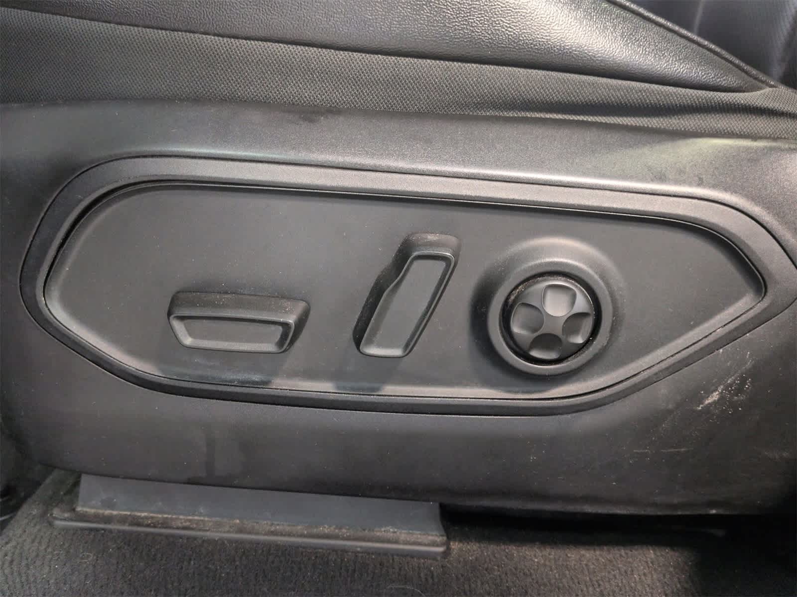 Thumbnail: 2024 Jeep Grand Cherokee L - 18