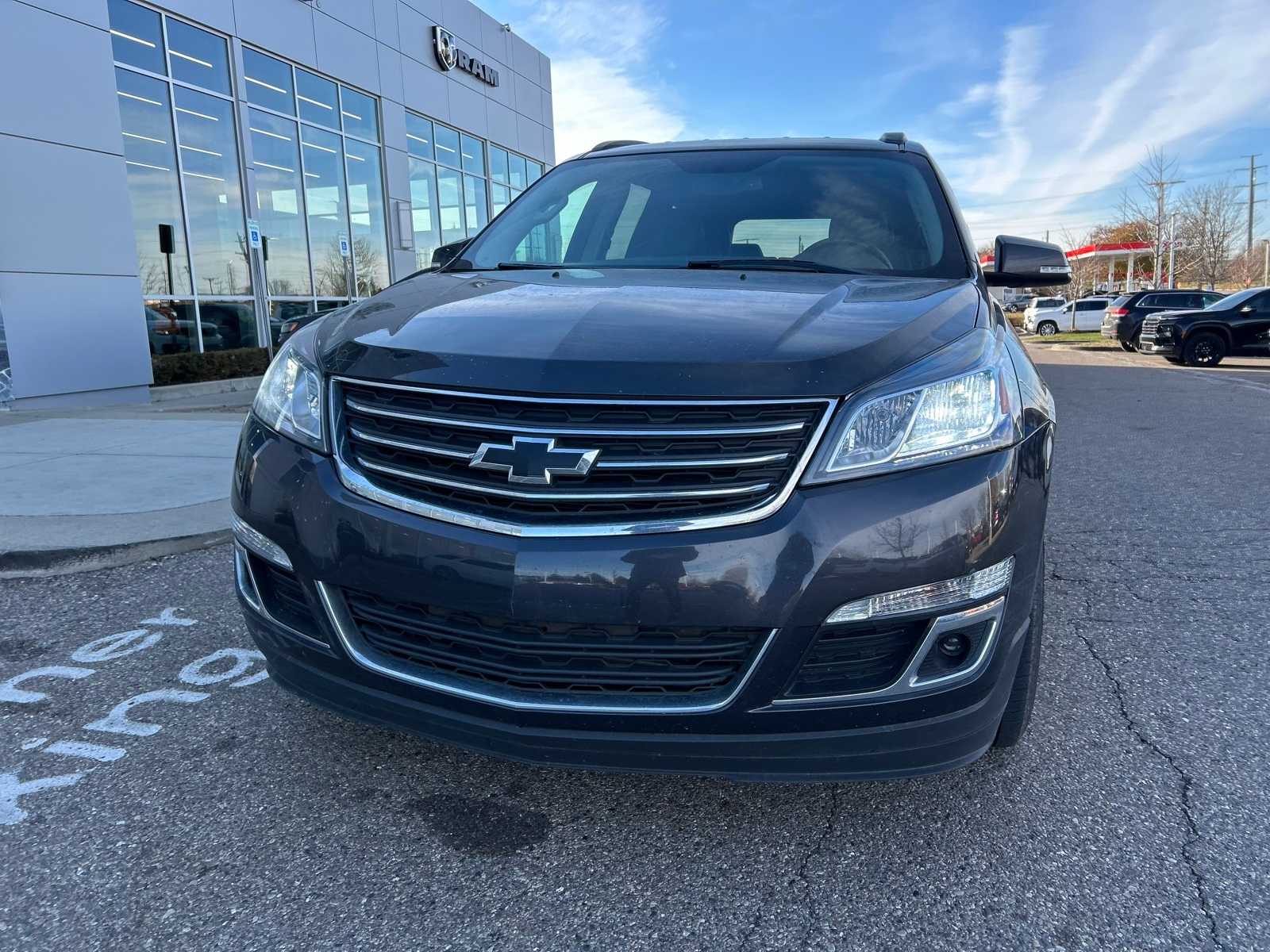 2016 Chevrolet Traverse 2LT photo 3