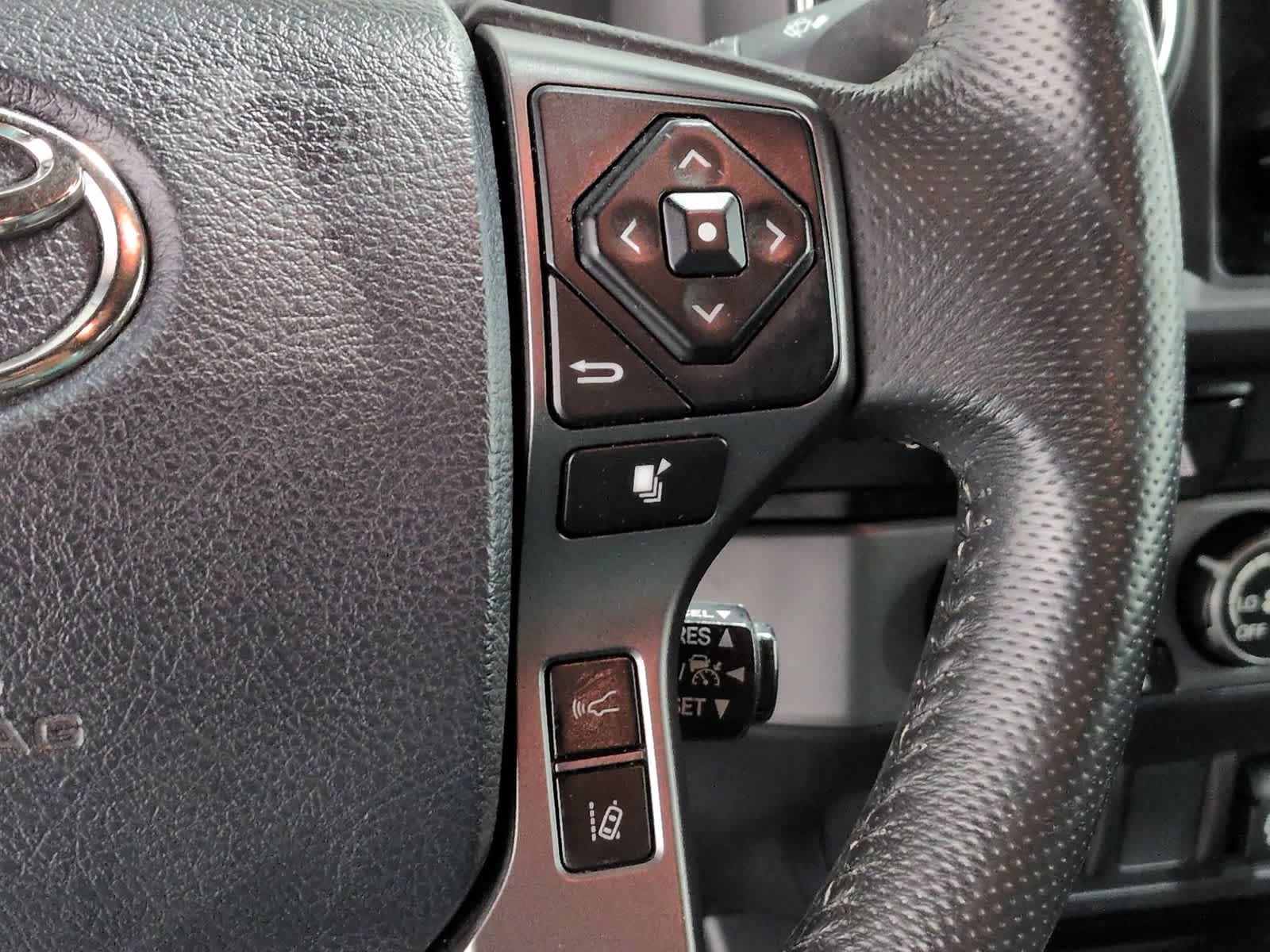 Thumbnail: 2019 Toyota Tacoma - 24
