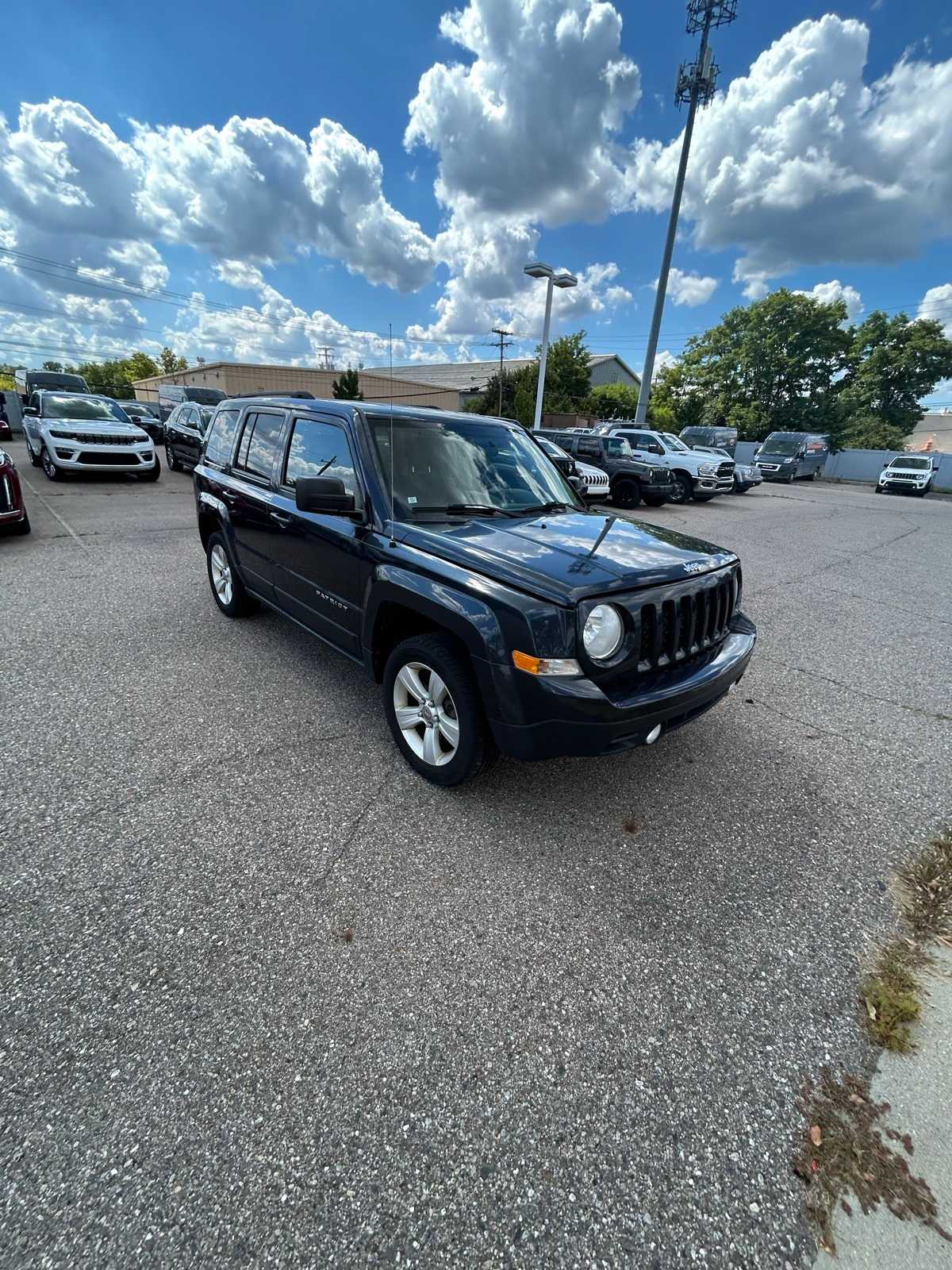Thumbnail: 2014 Jeep Patriot - 10