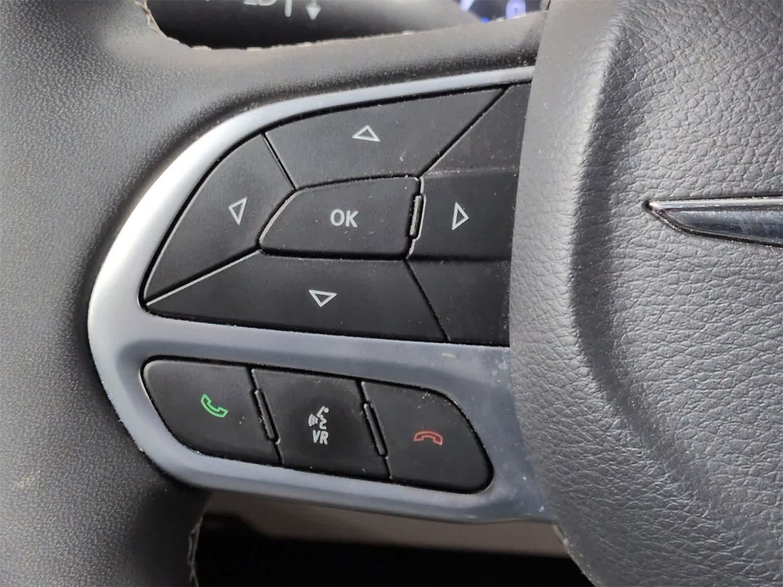 Thumbnail: 2022 Chrysler Pacifica - 26