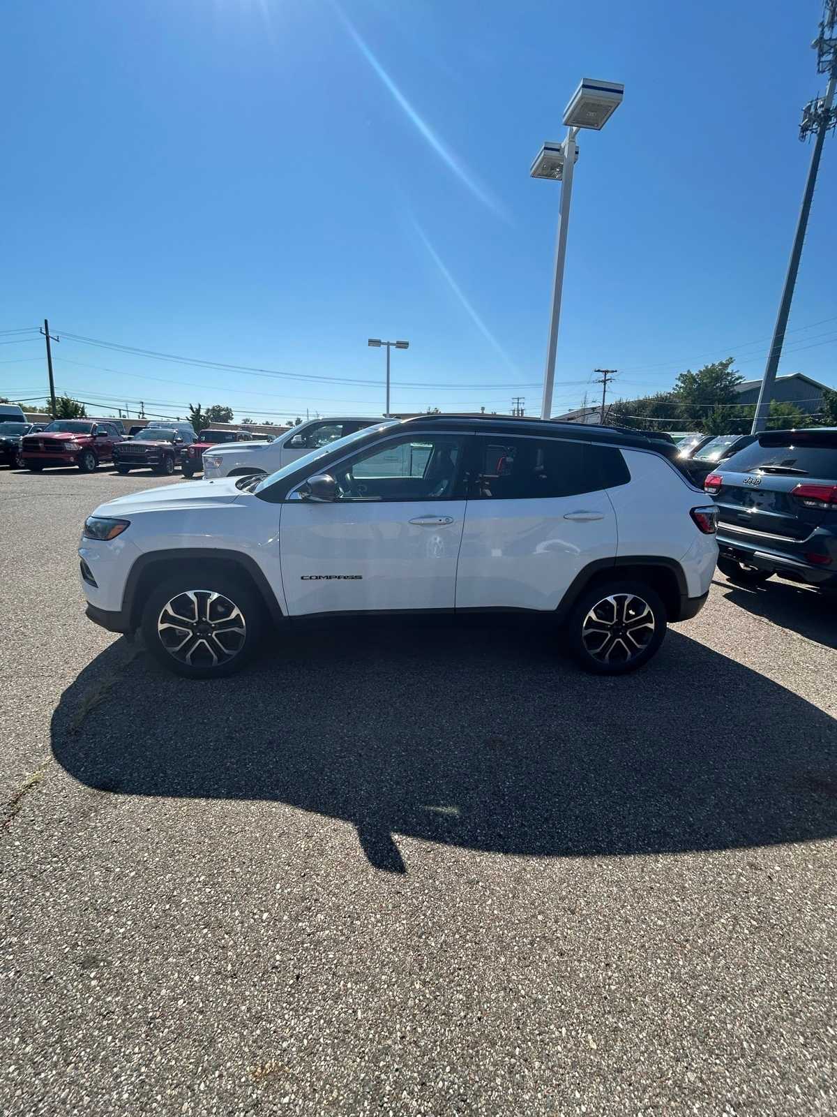 Thumbnail: 2022 Jeep Compass - 27