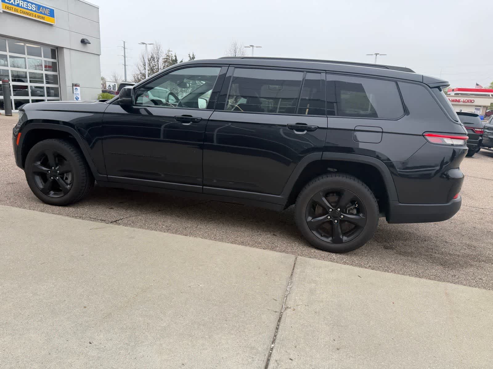 Thumbnail: 2022 Jeep Grand Cherokee L - 30