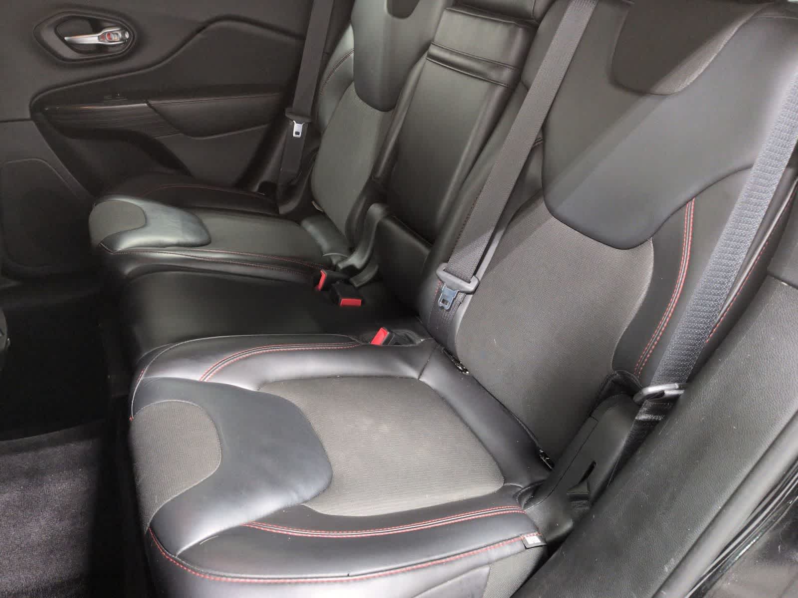 Thumbnail: 2017 Jeep Cherokee - 20