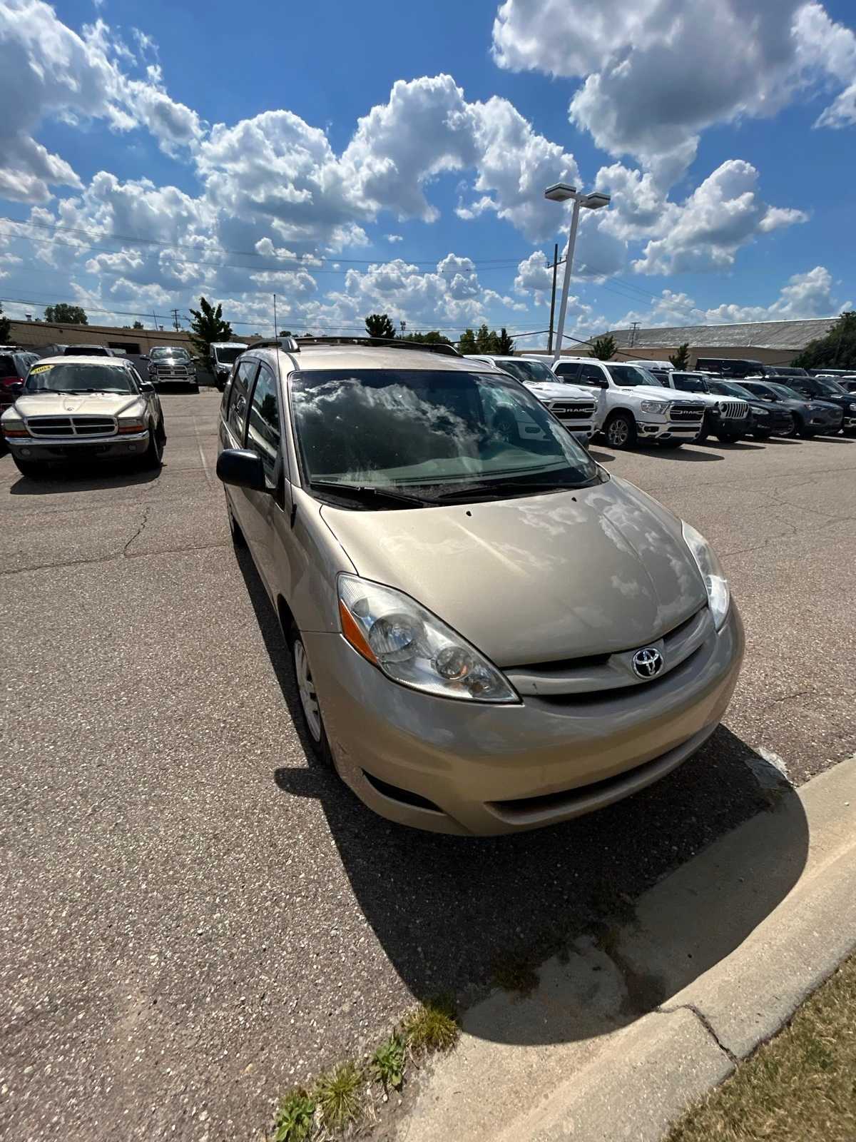 Thumbnail: 2008 Toyota Sienna - 7