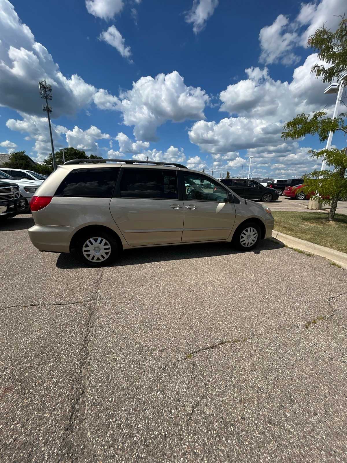 Thumbnail: 2008 Toyota Sienna - 12